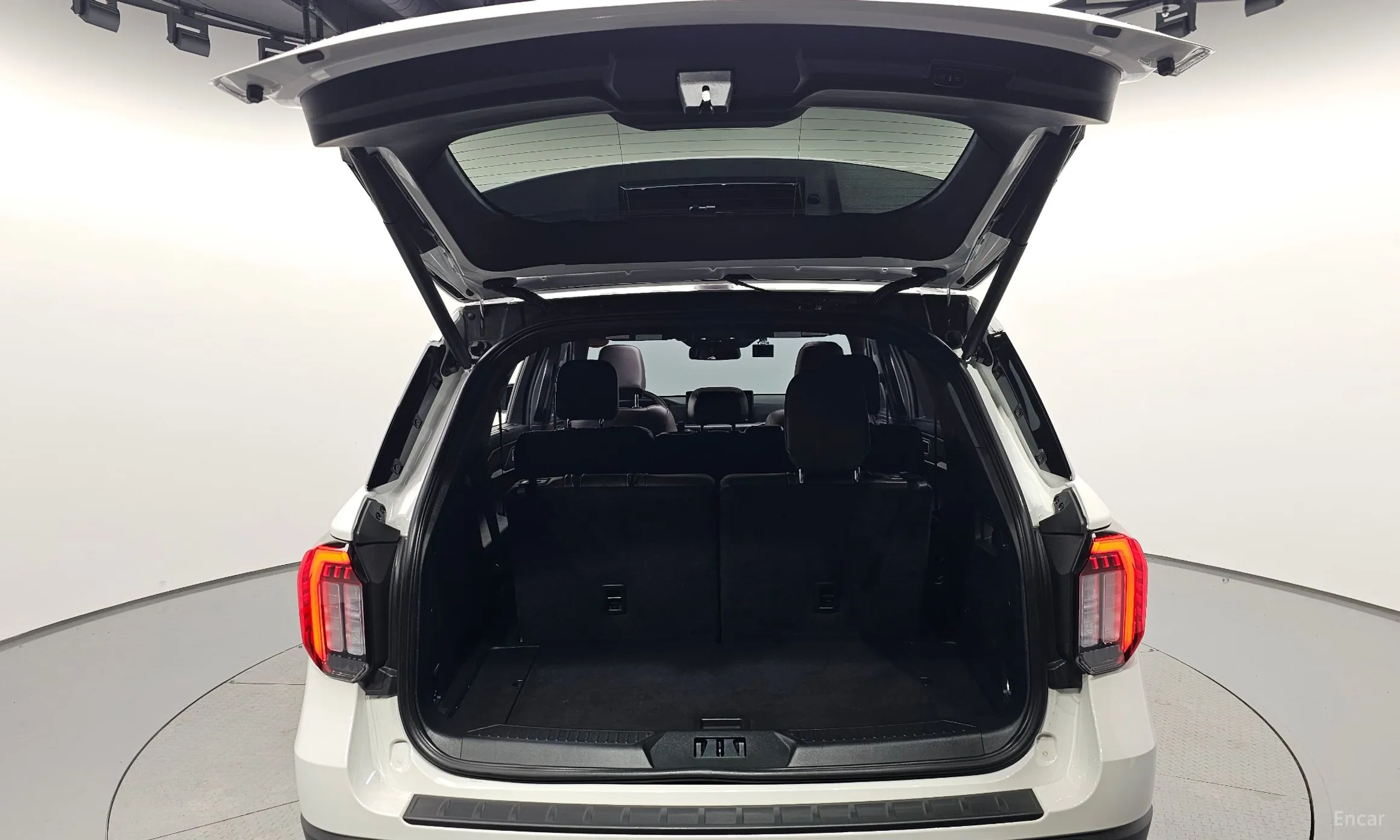 Ford Explorer 6th Generation превью 20