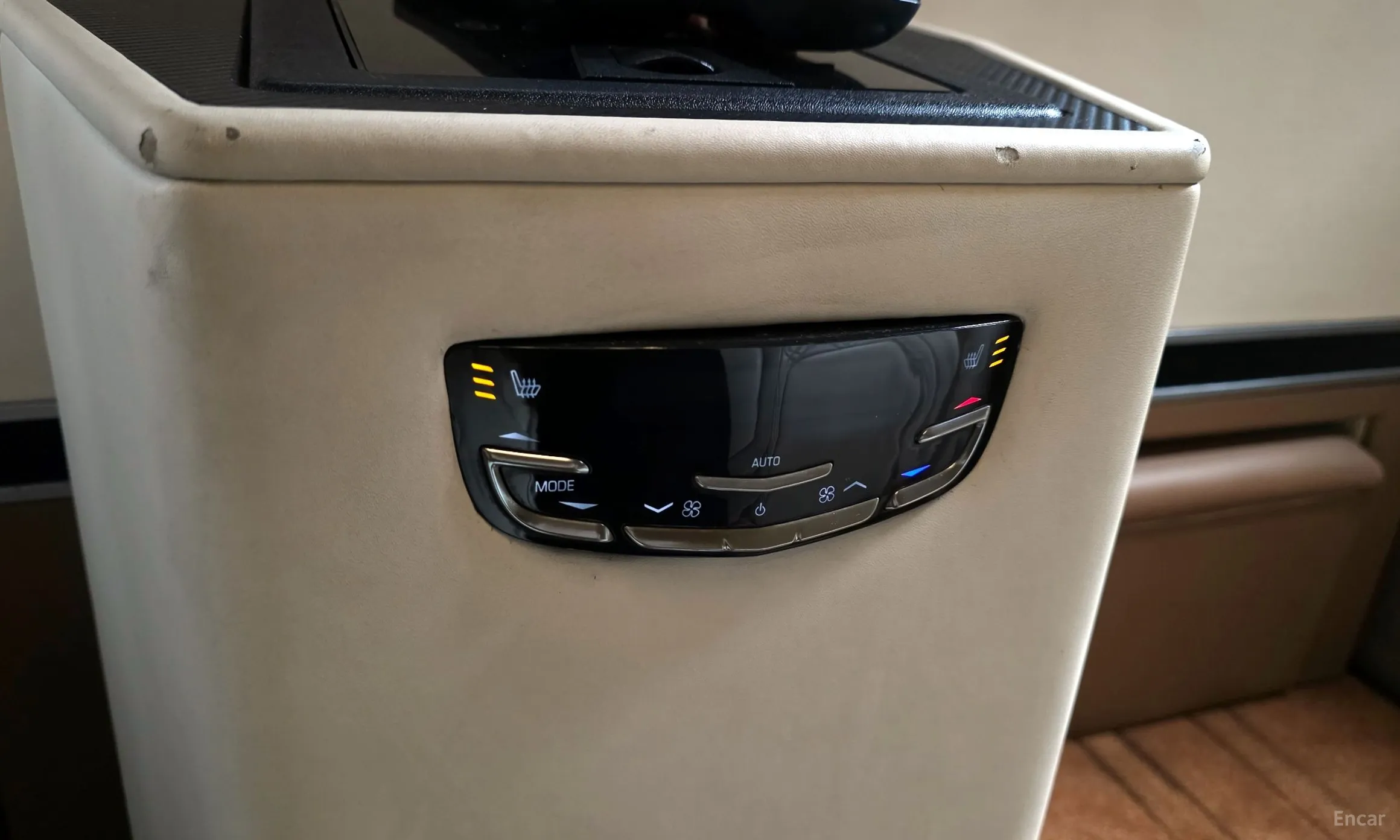 Cadillac Escalade превью 18