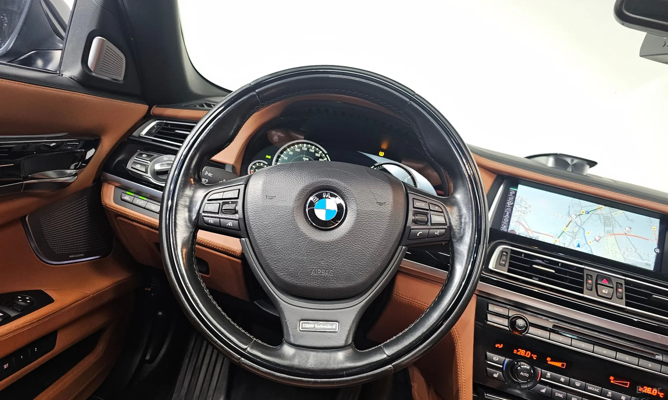 BMW 7 Series (F01) превью 13