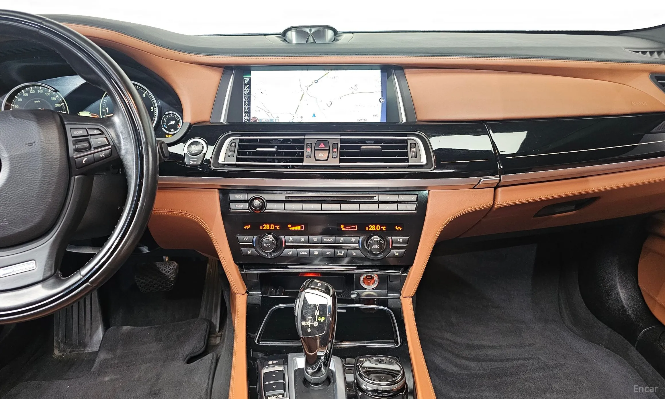 BMW 7 Series (F01) превью 14