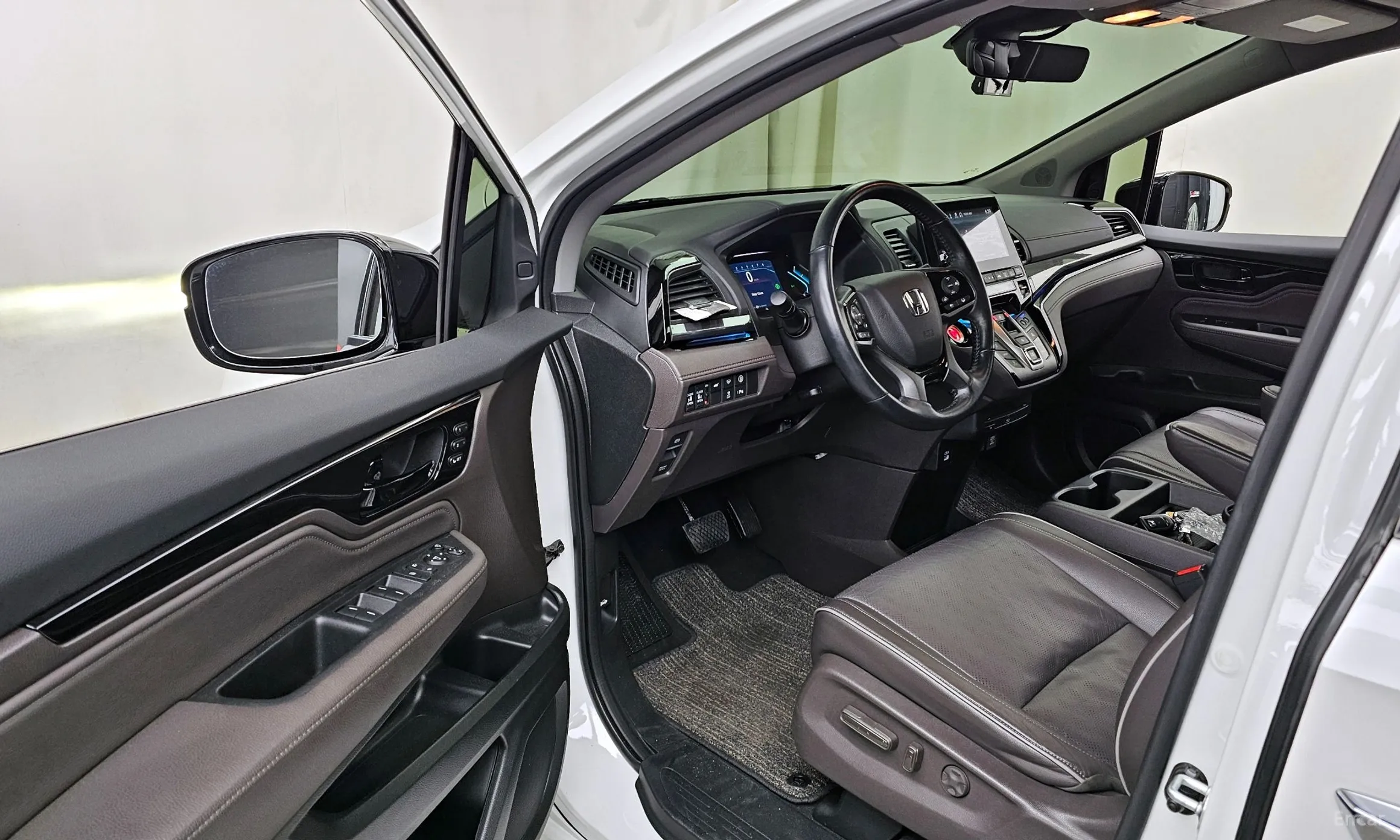 Honda Odyssey превью 10