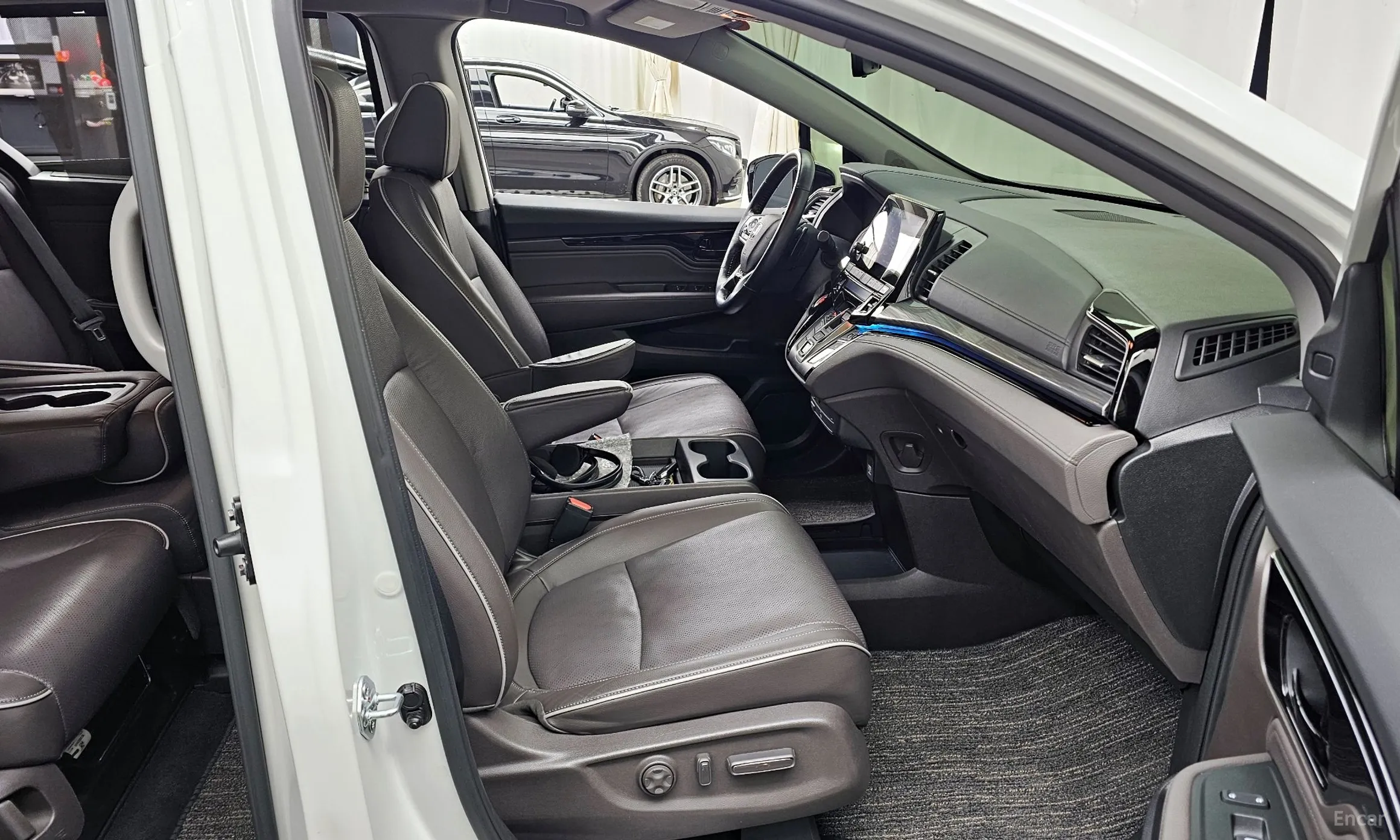 Honda Odyssey превью 11