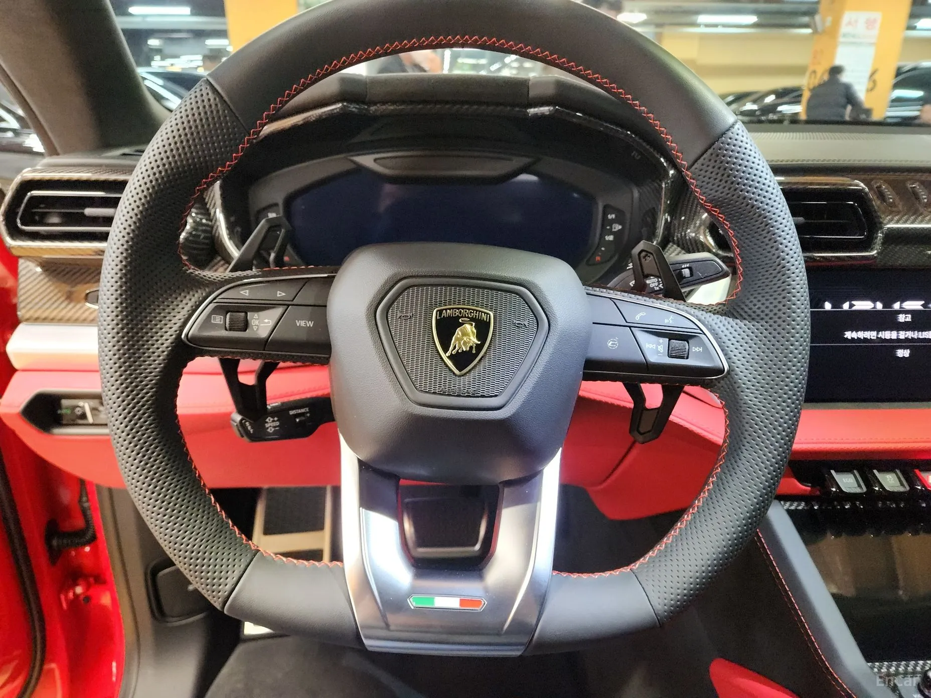 Lamborghini Urus превью 11