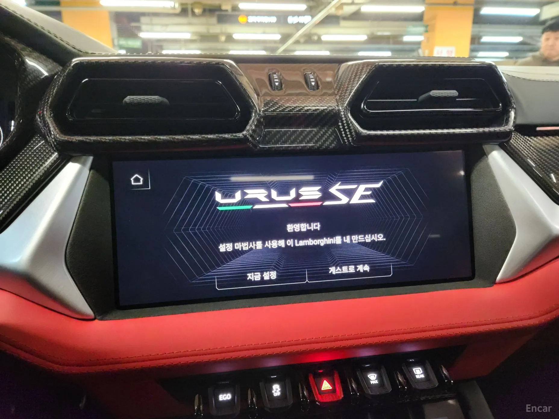 Lamborghini Urus превью 14