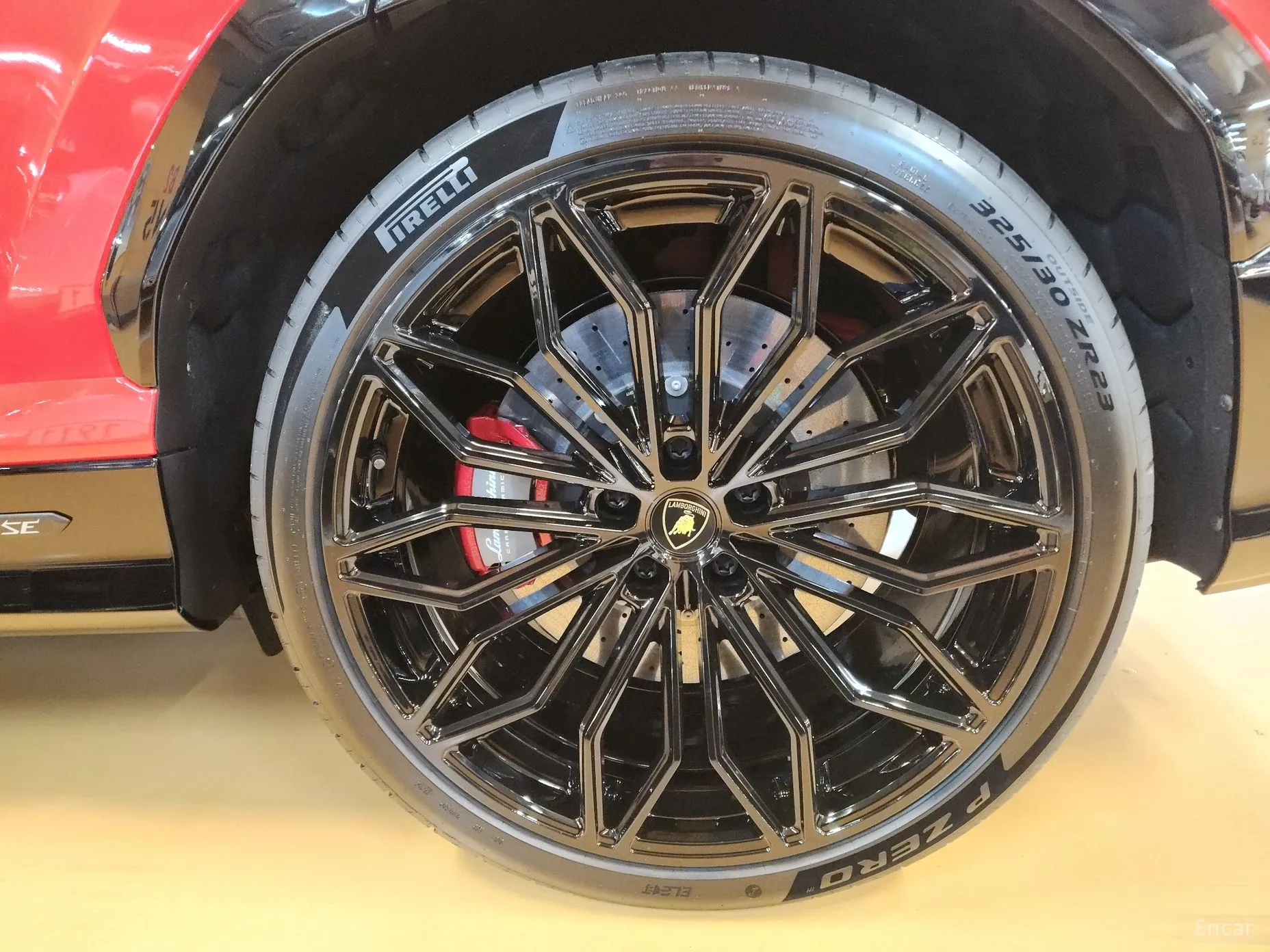 Lamborghini Urus превью 6
