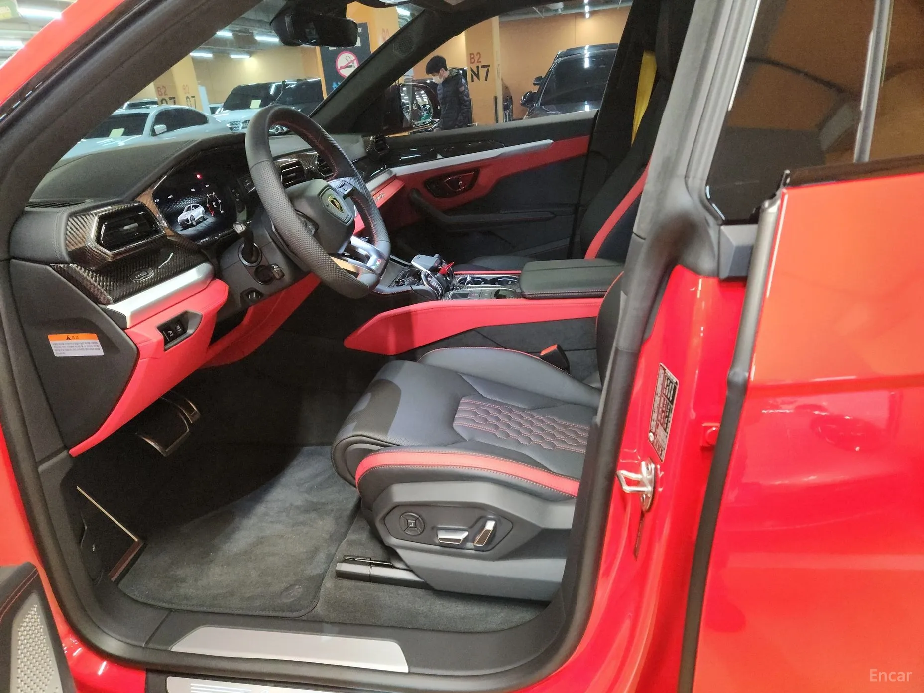 Lamborghini Urus превью 8