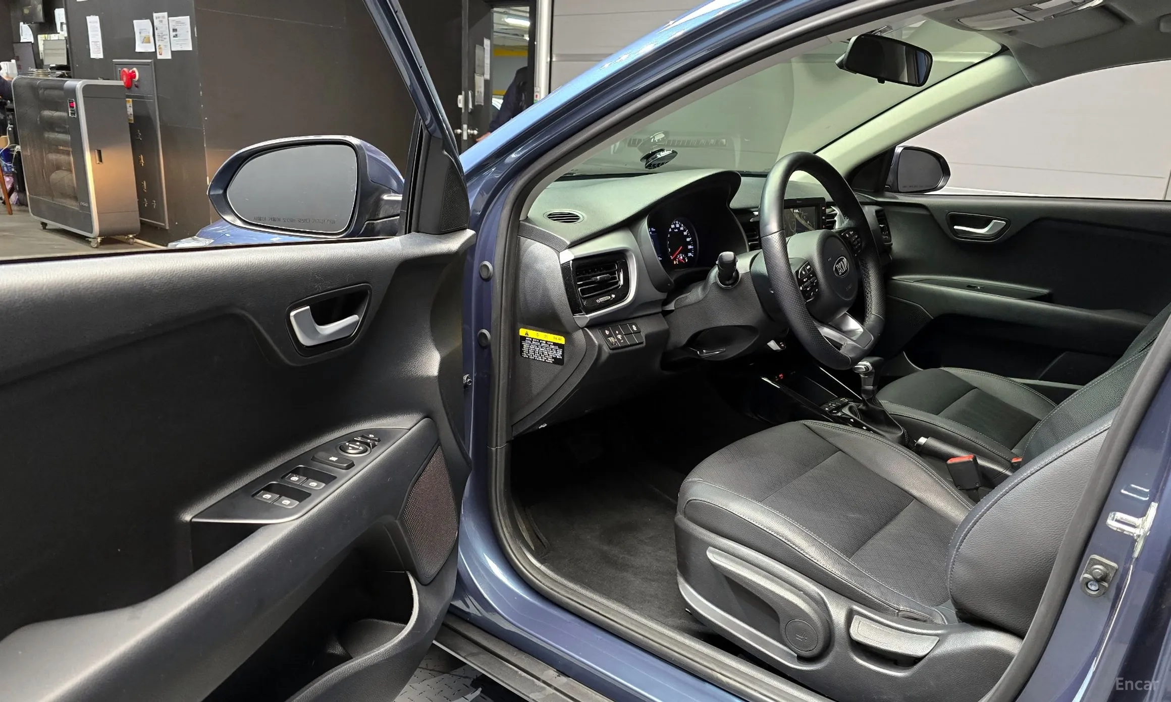 Kia Stonic превью 11