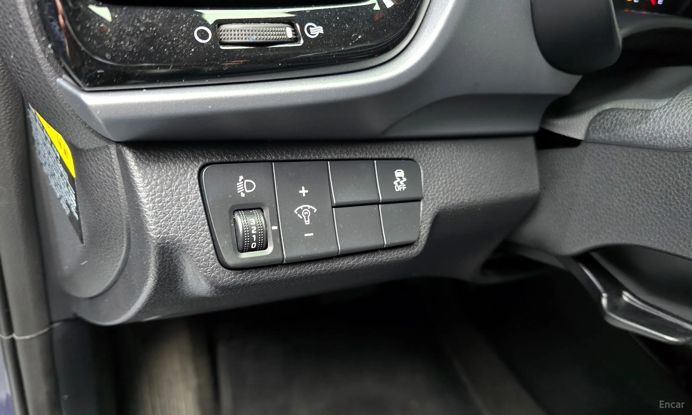 Kia Stonic превью 17