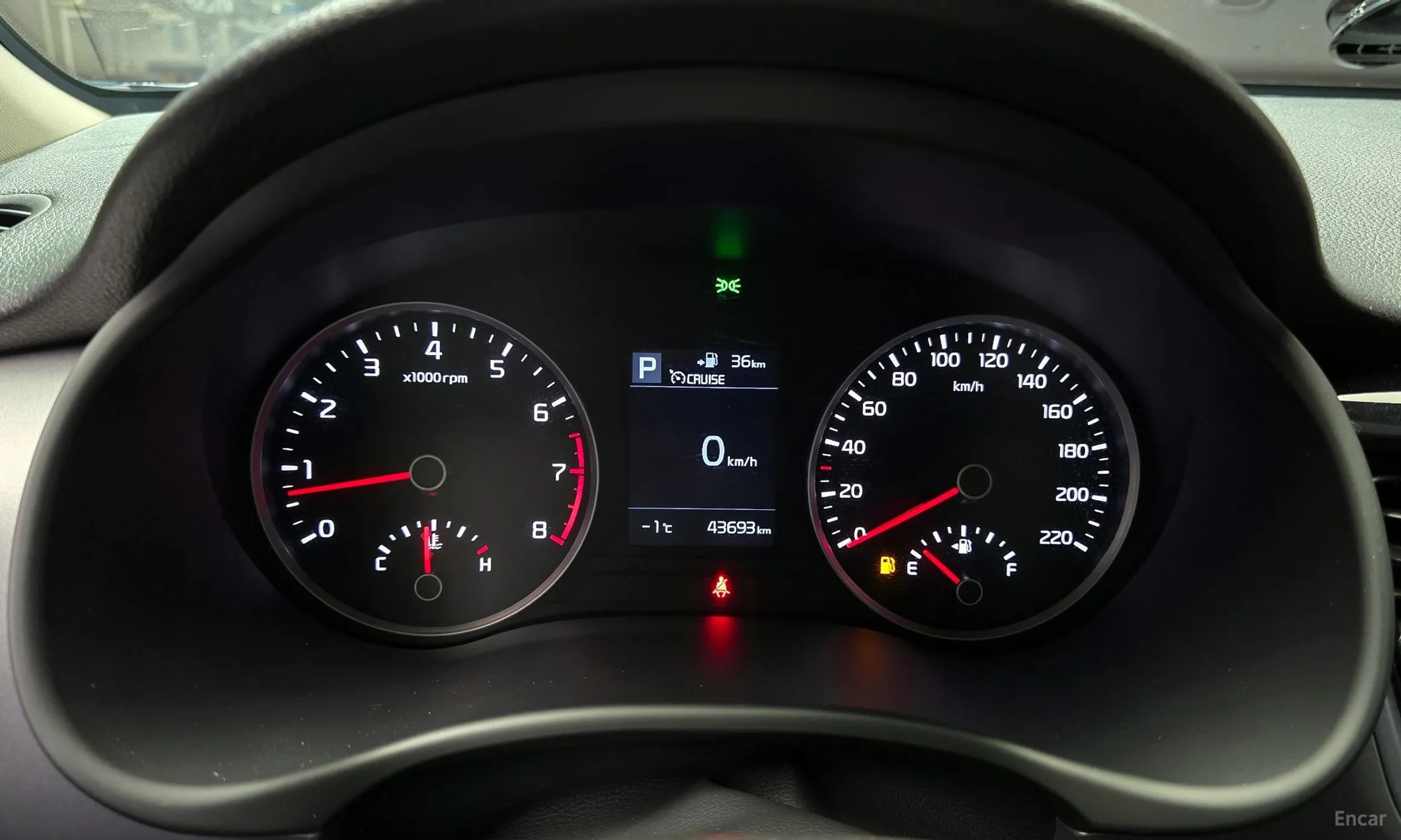 Kia Stonic превью 8
