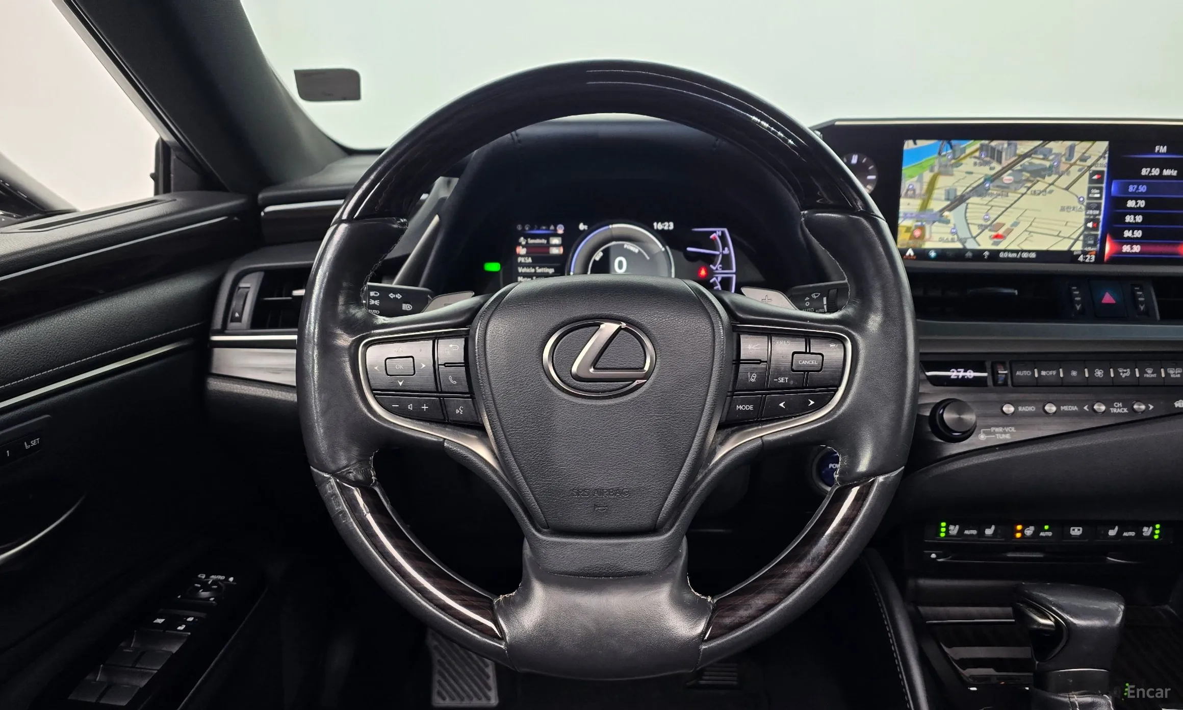 Lexus ES300h 7th Generation превью 13