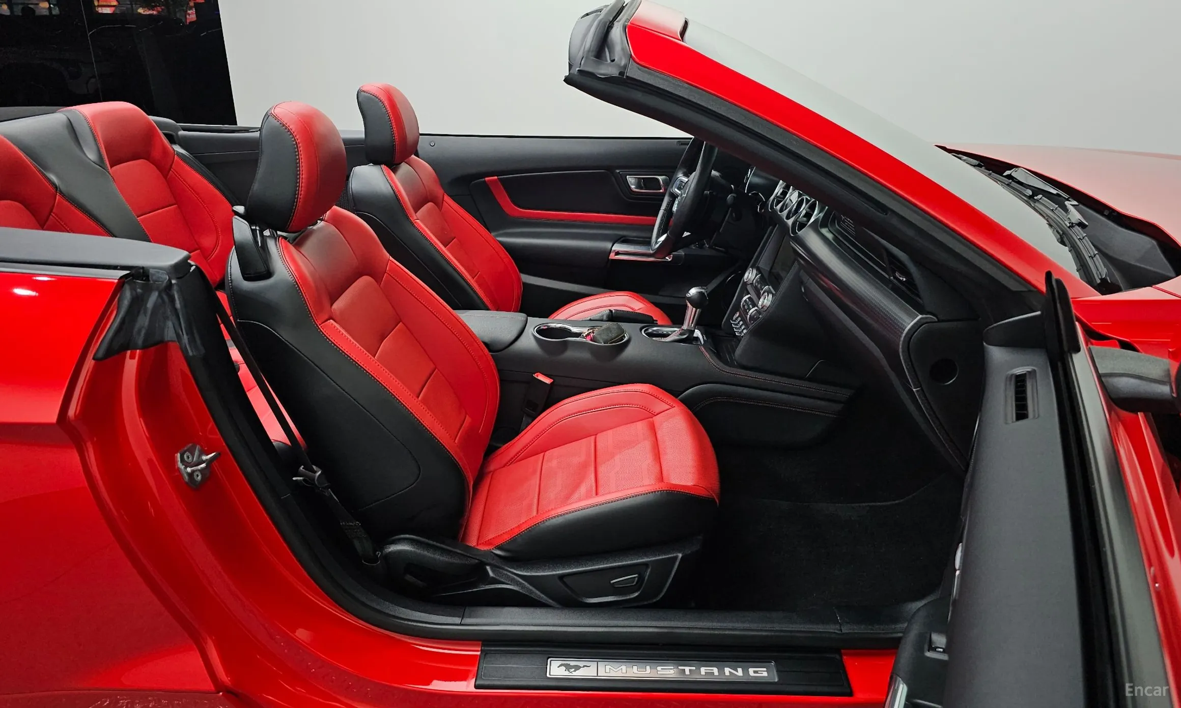 Ford Mustang превью 11