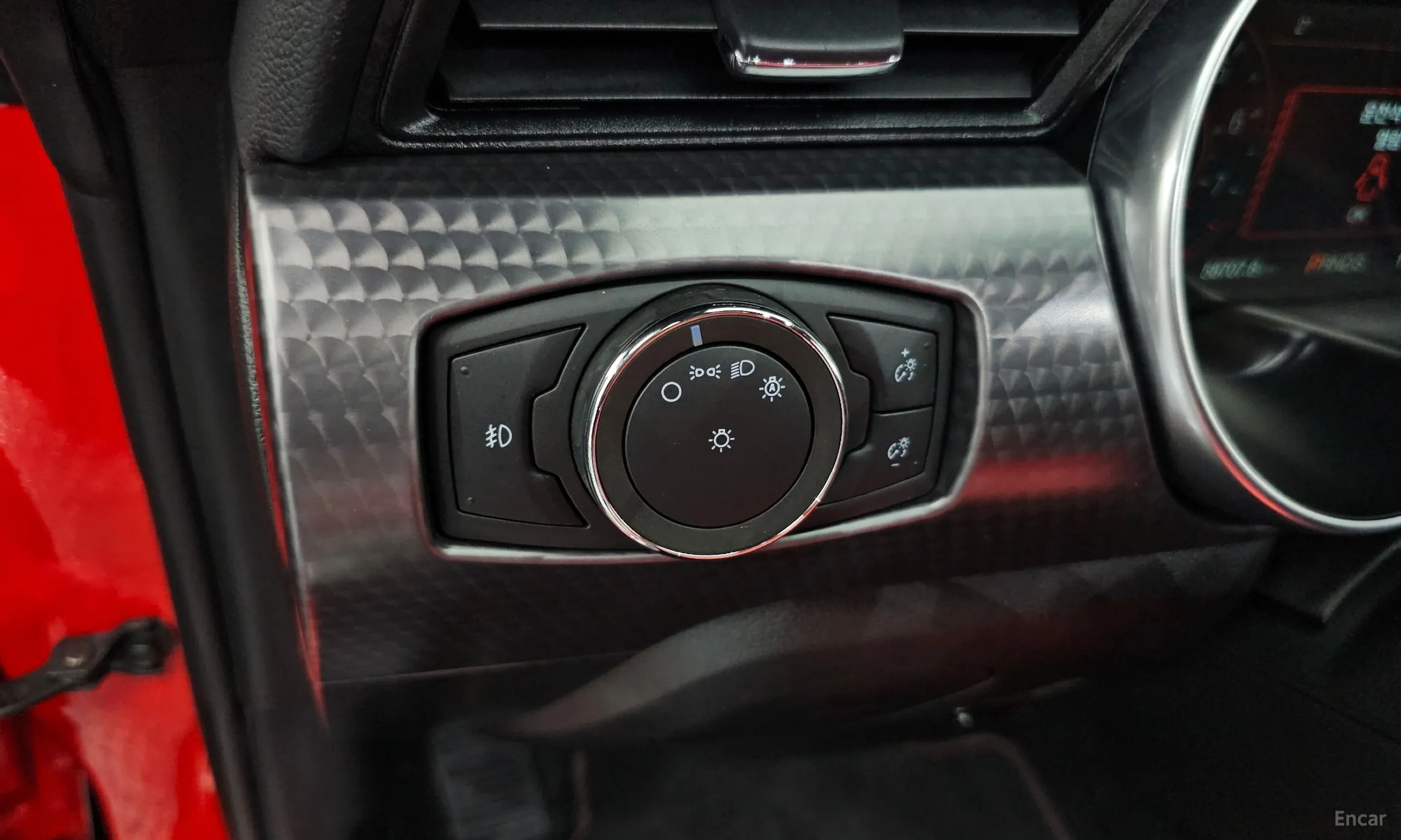 Ford Mustang превью 13