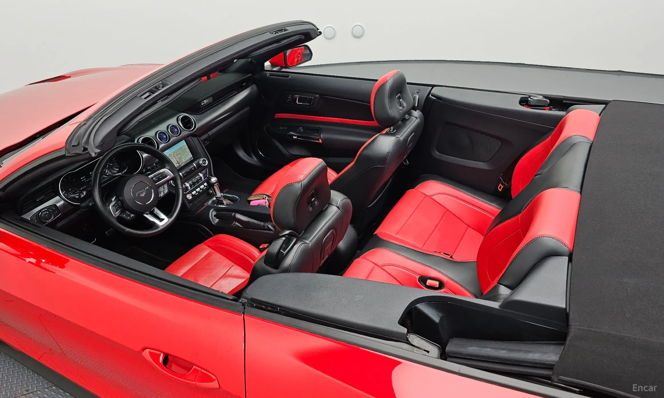 Ford Mustang превью 20