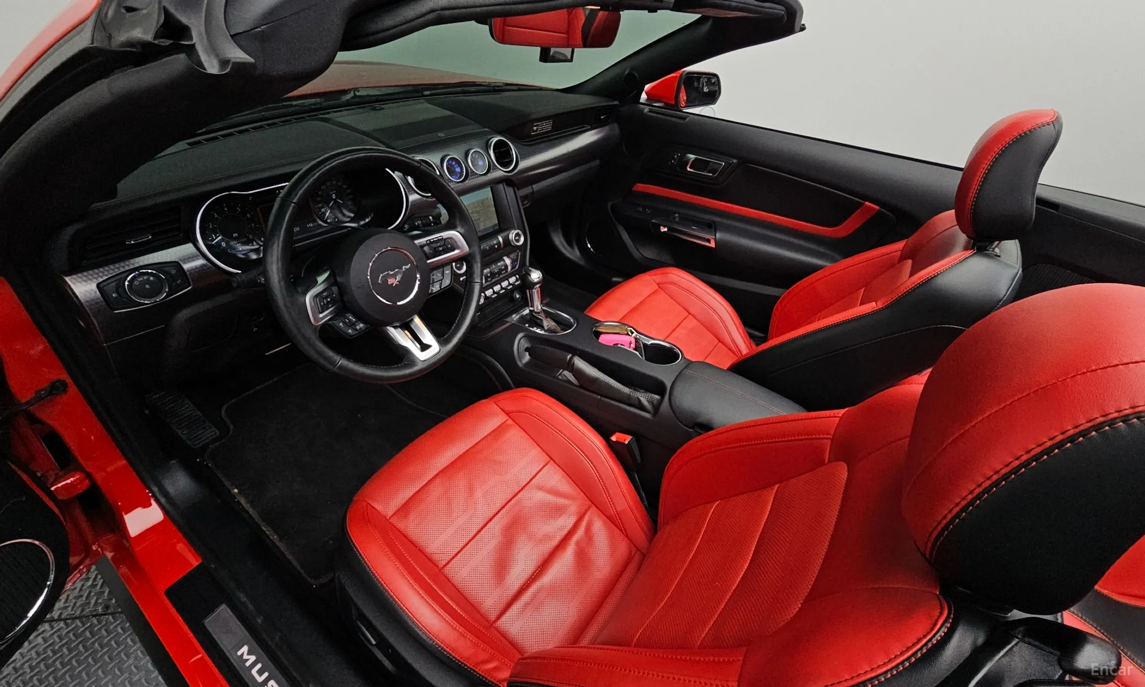 Ford Mustang превью 7