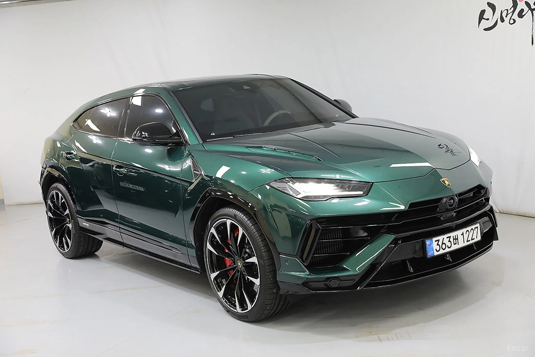 Lamborghini Urus превью 6