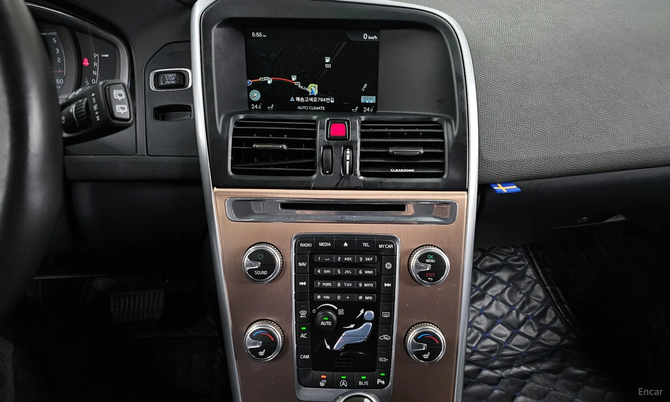 Volvo XC60 превью 14