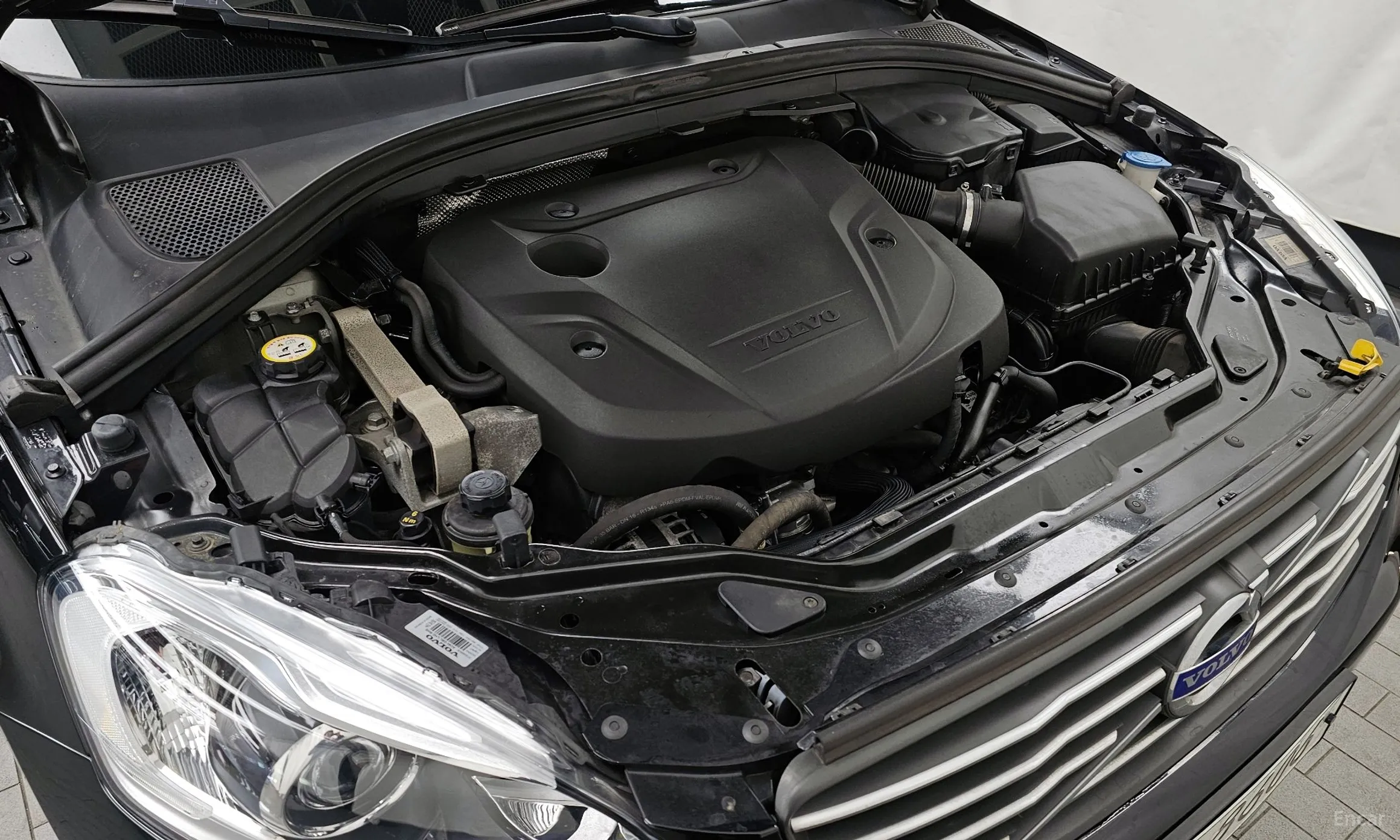 Volvo XC60 превью 6