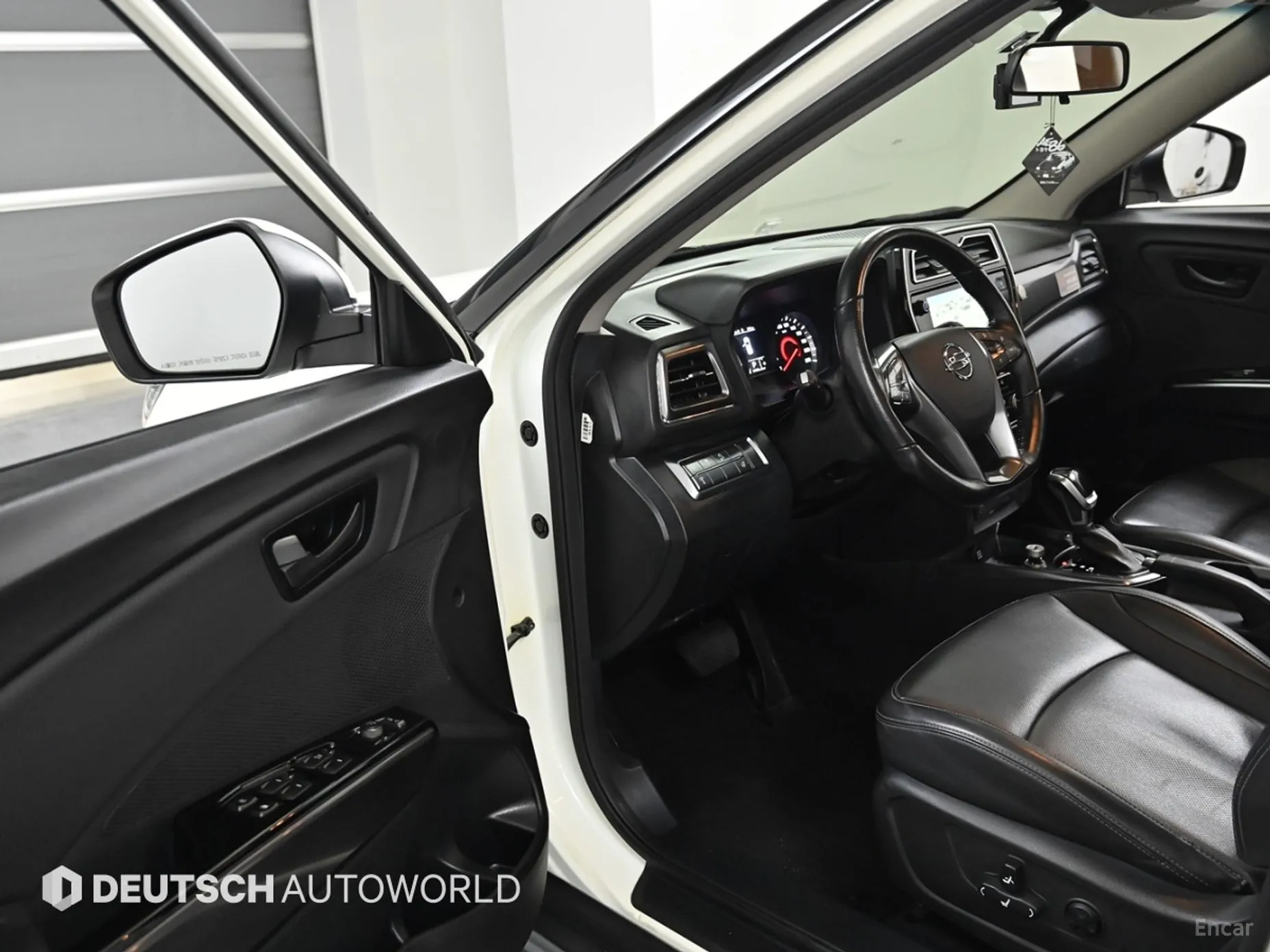 KG Mobility (SsangYong) Tivoli Air превью 11