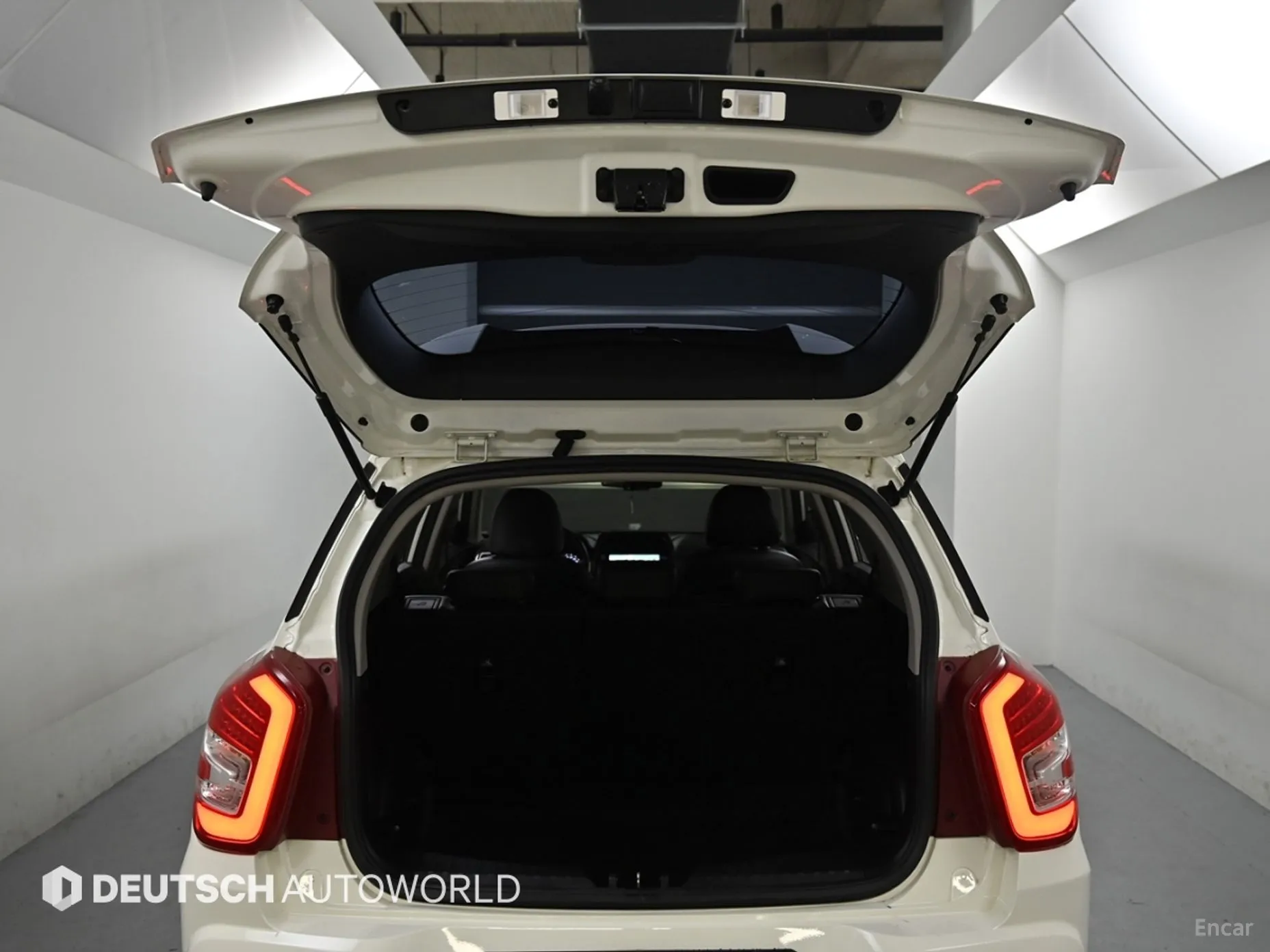 KG Mobility (SsangYong) Tivoli Air превью 20