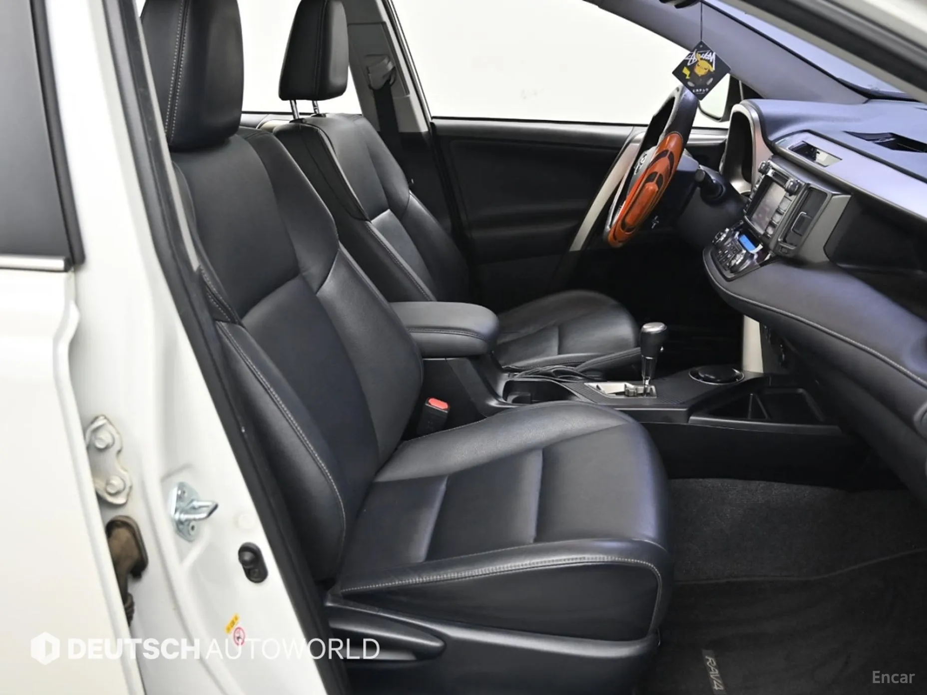 Toyota RAV4 превью 10