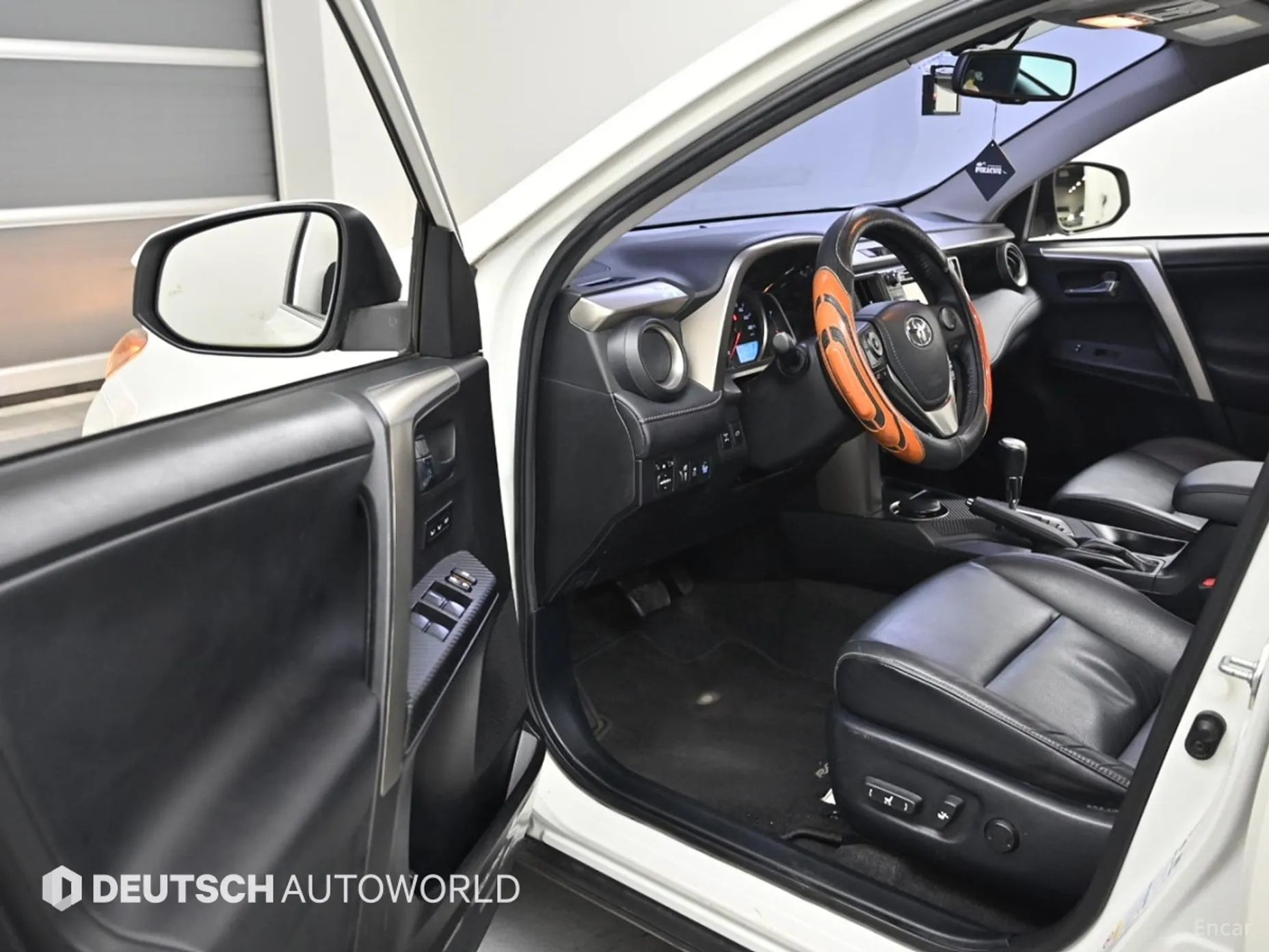 Toyota RAV4 превью 11