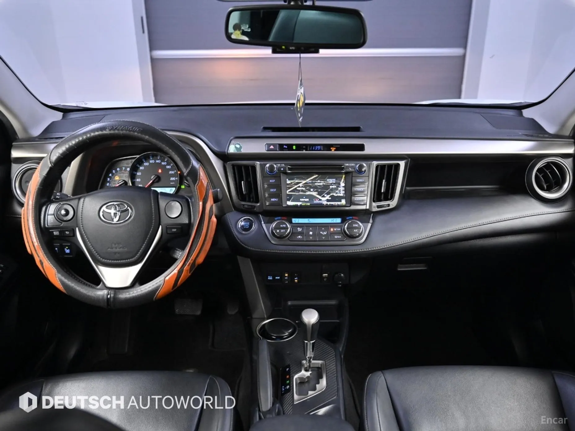 Toyota RAV4 превью 7