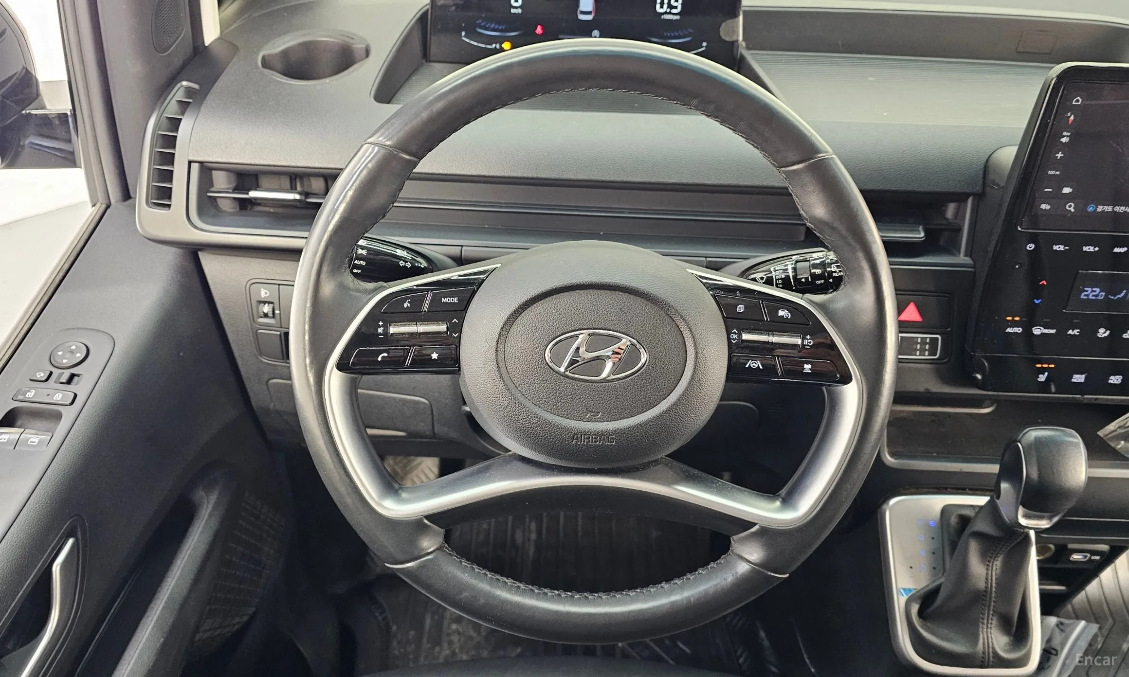 Hyundai Staria превью 13