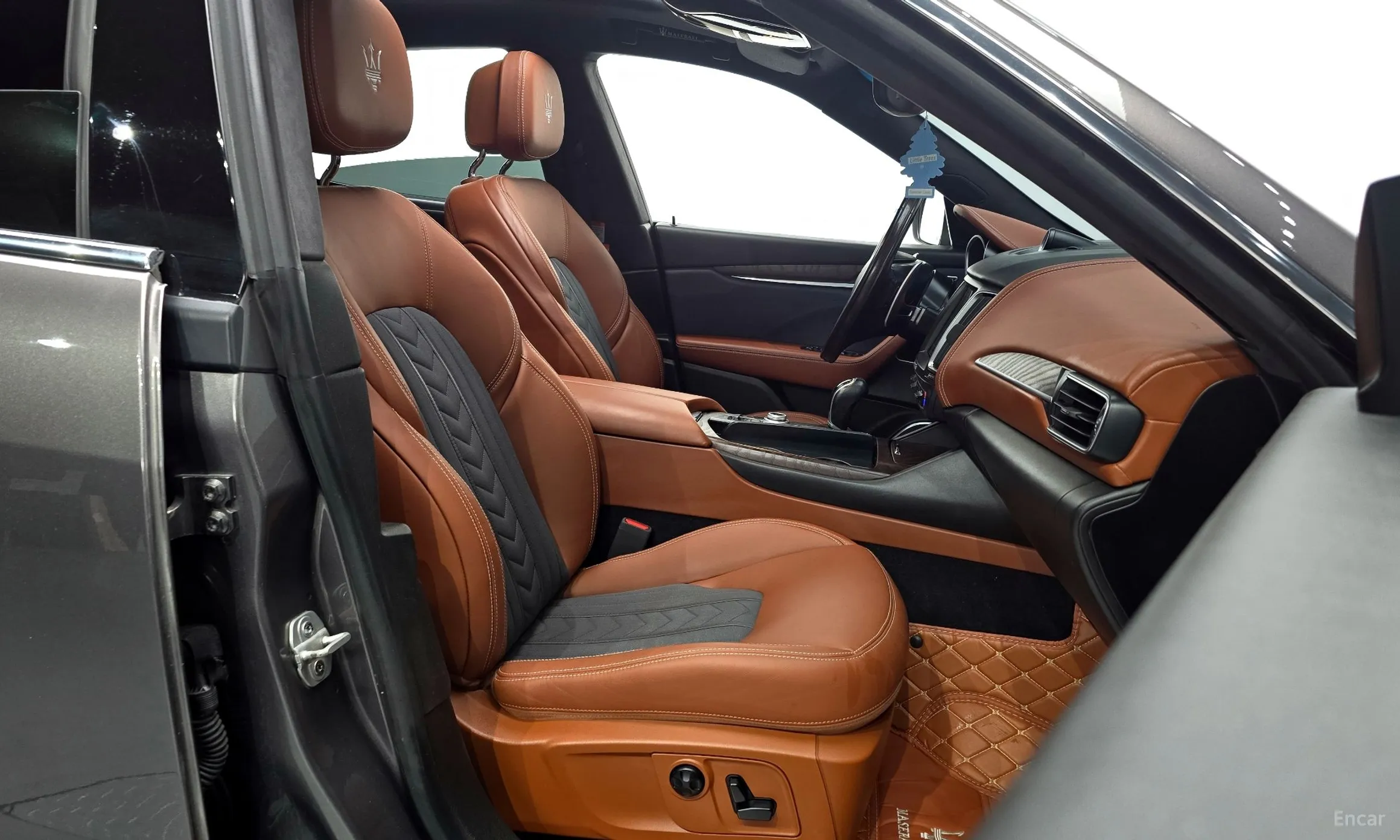 Maserati Levante превью 10