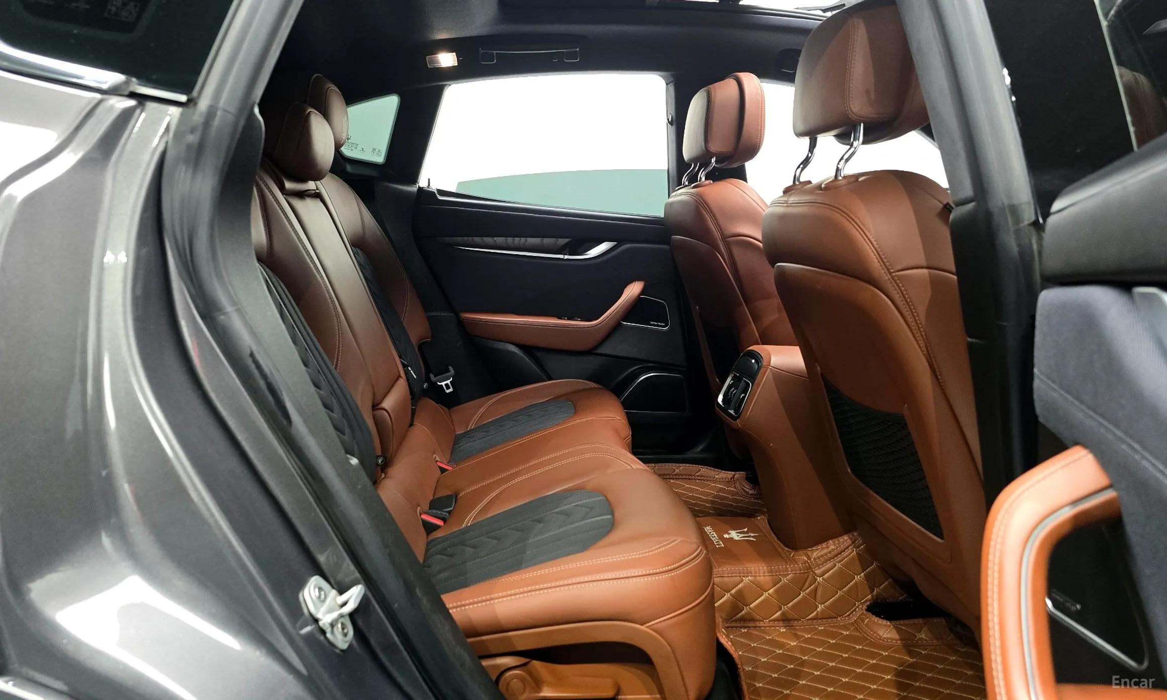 Maserati Levante превью 12
