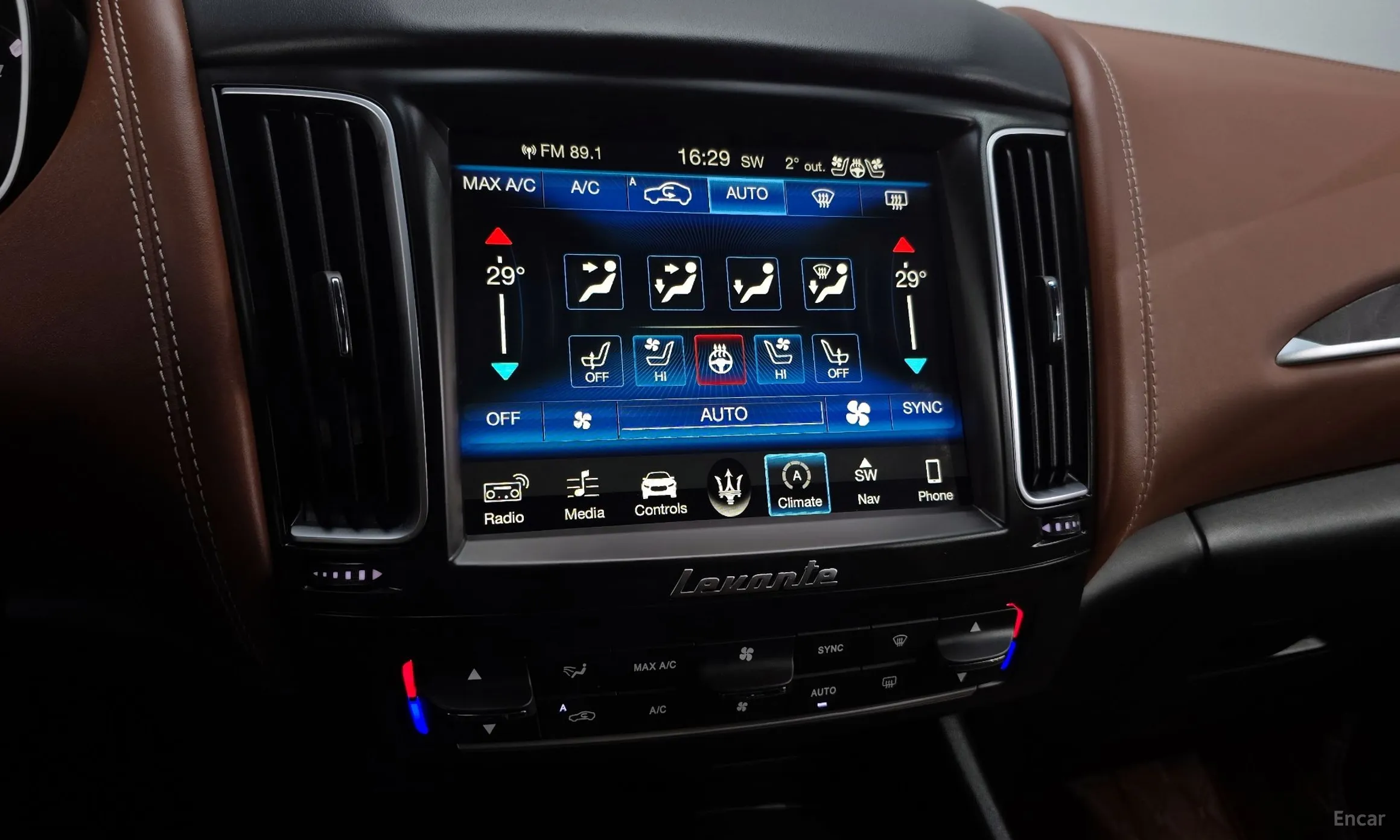 Maserati Levante превью 17