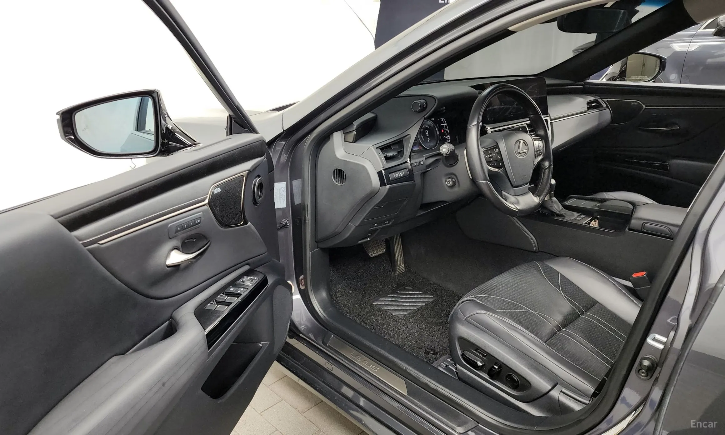 Lexus ES300h 7th Generation превью 10