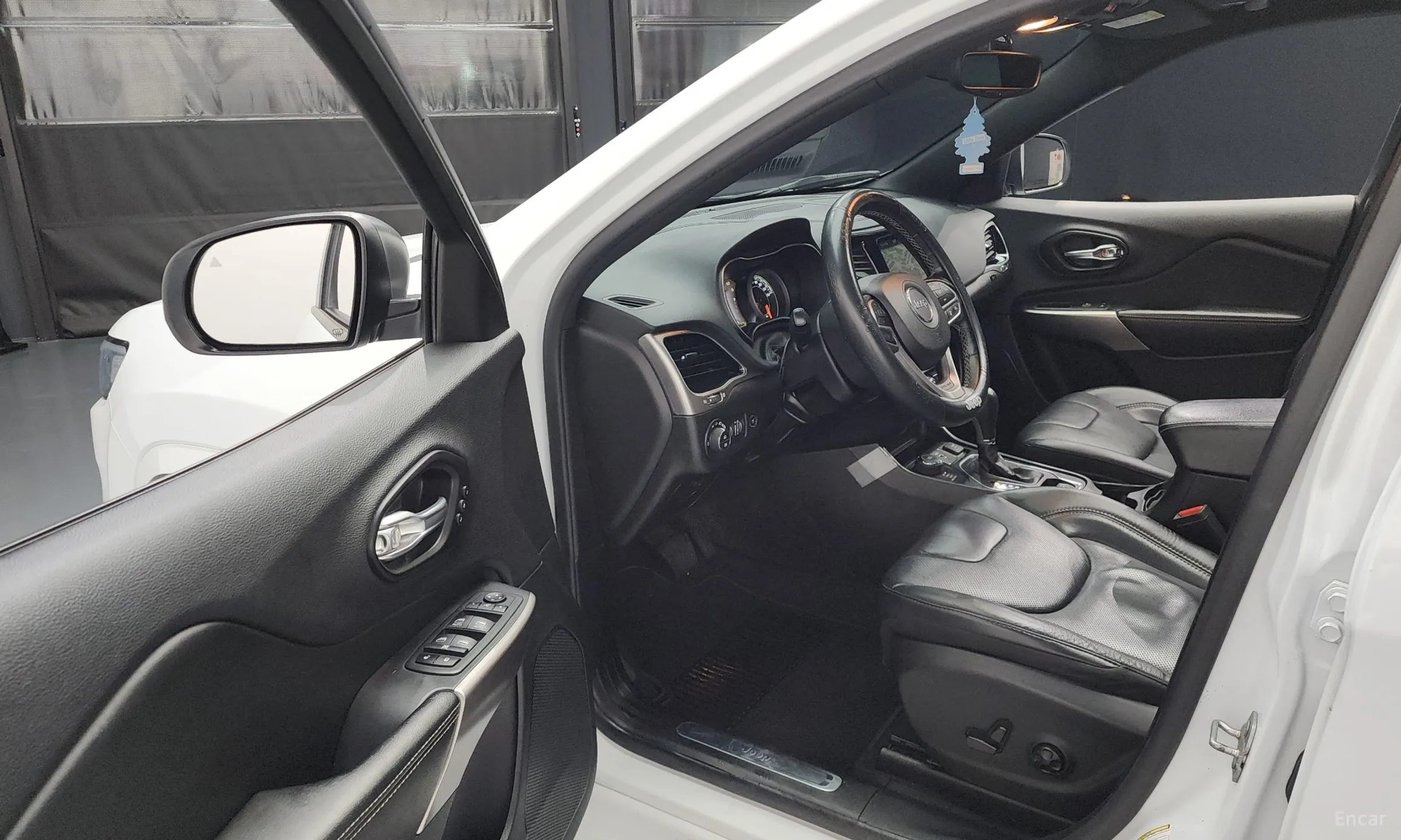 Jeep Cherokee (KL) превью 10