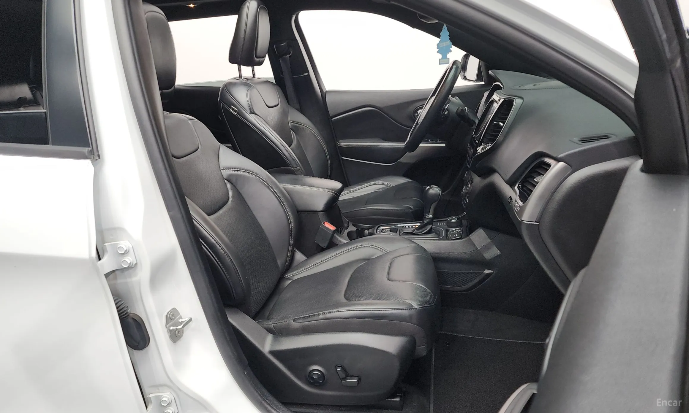 Jeep Cherokee (KL) превью 11