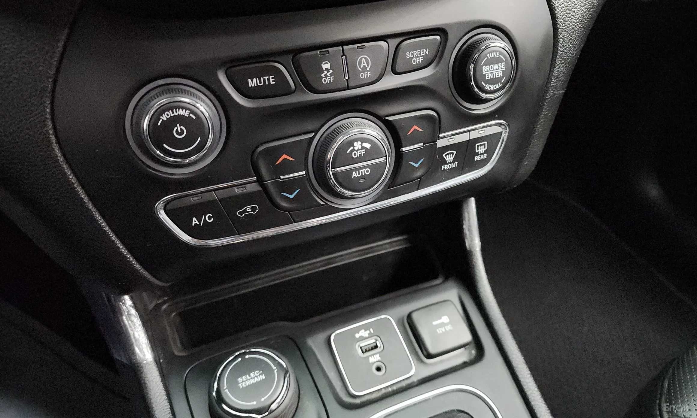 Jeep Cherokee (KL) превью 19