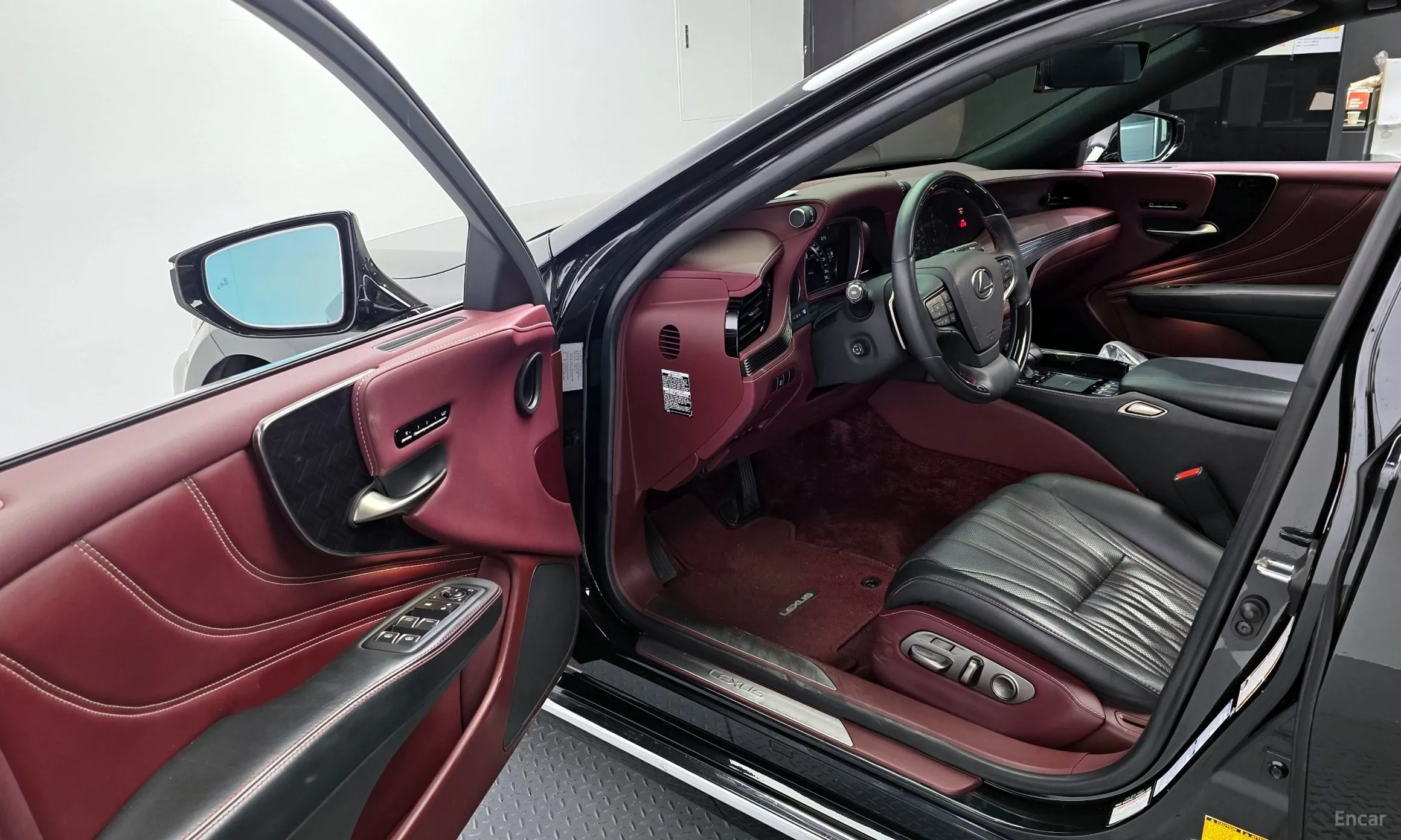 Lexus LS500h Gen 5 превью 10