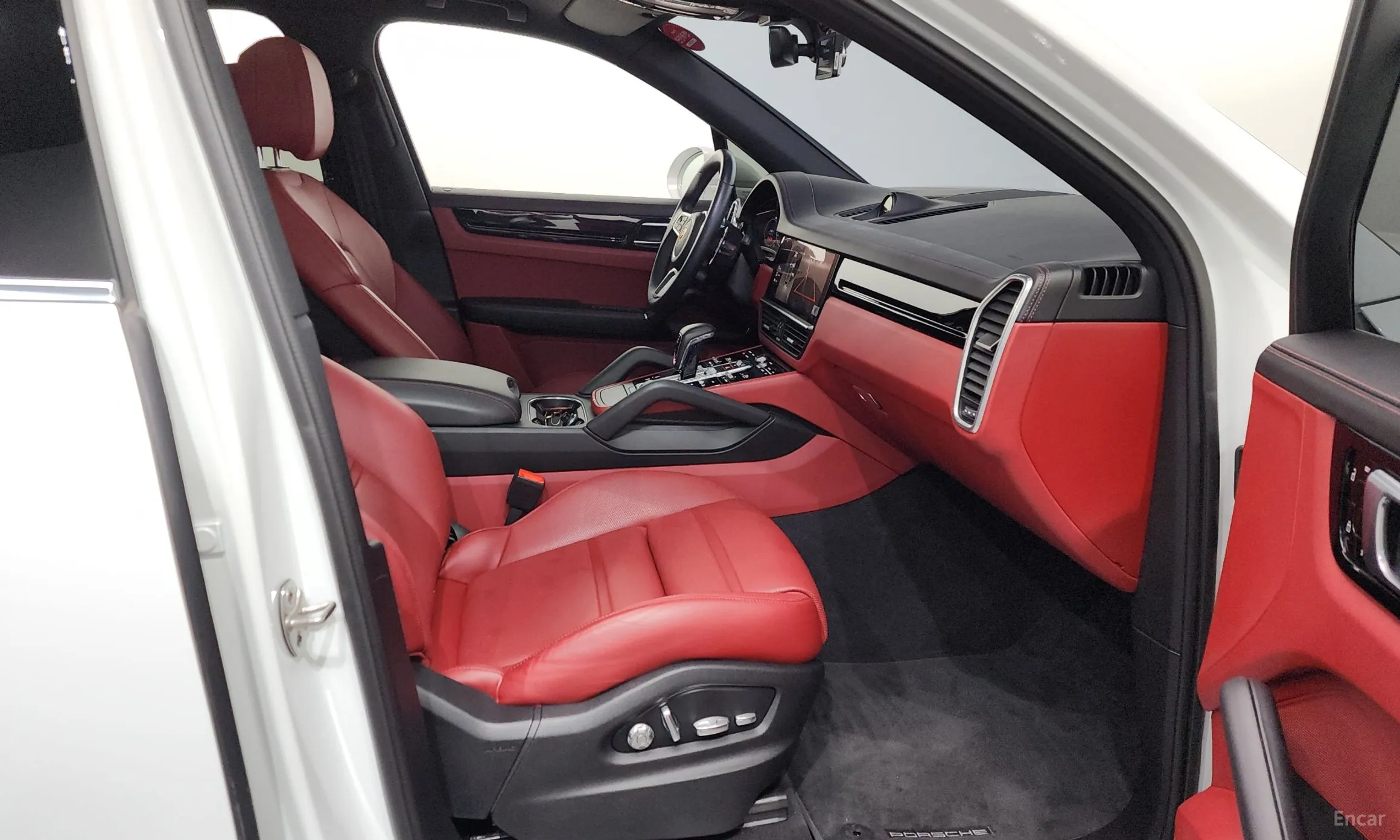 Porsche Cayenne (PO536) превью 11
