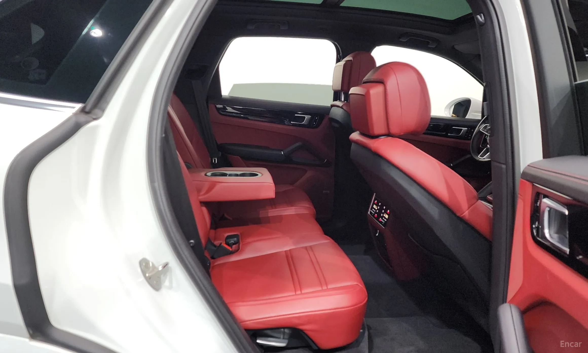 Porsche Cayenne (PO536) превью 12