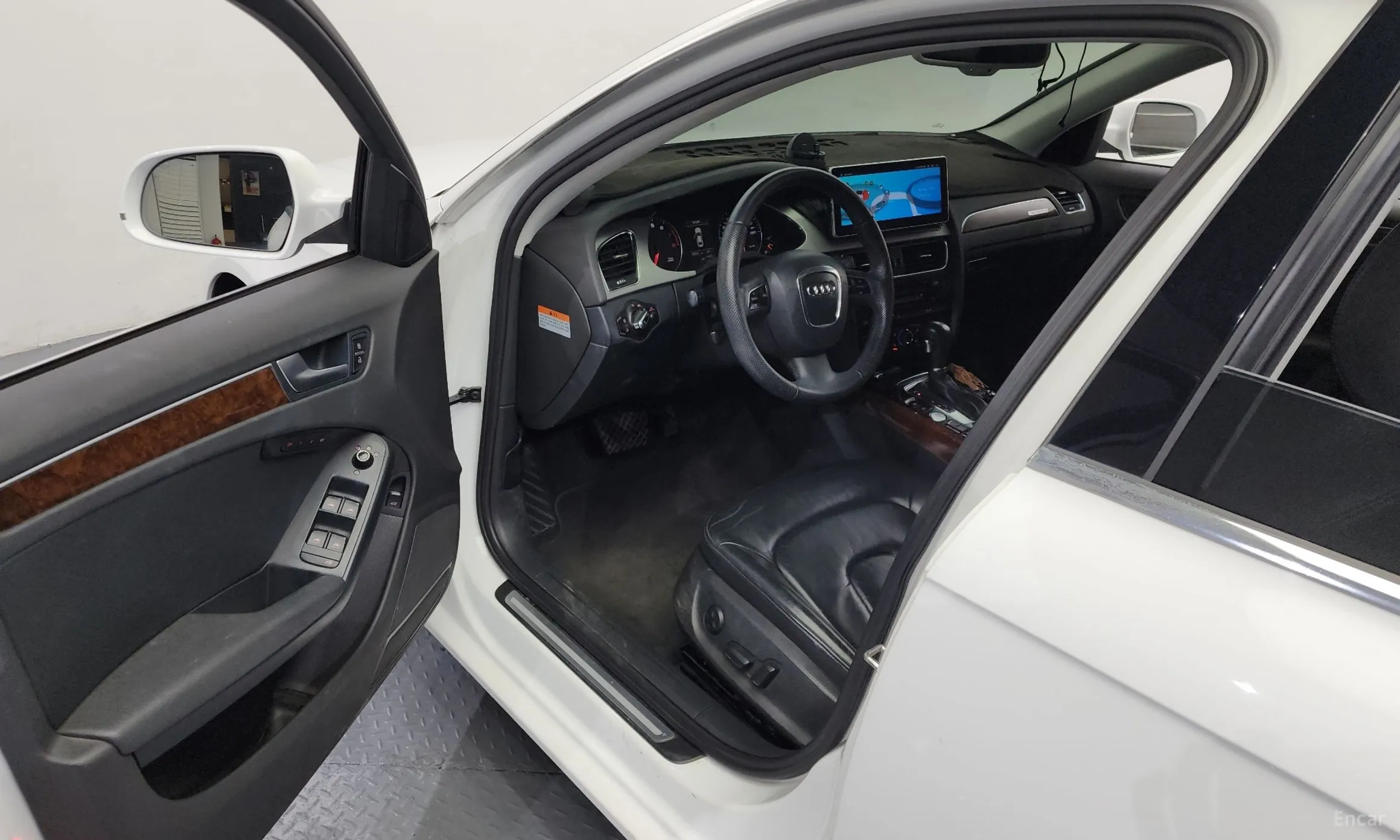 Audi New A4 превью 10