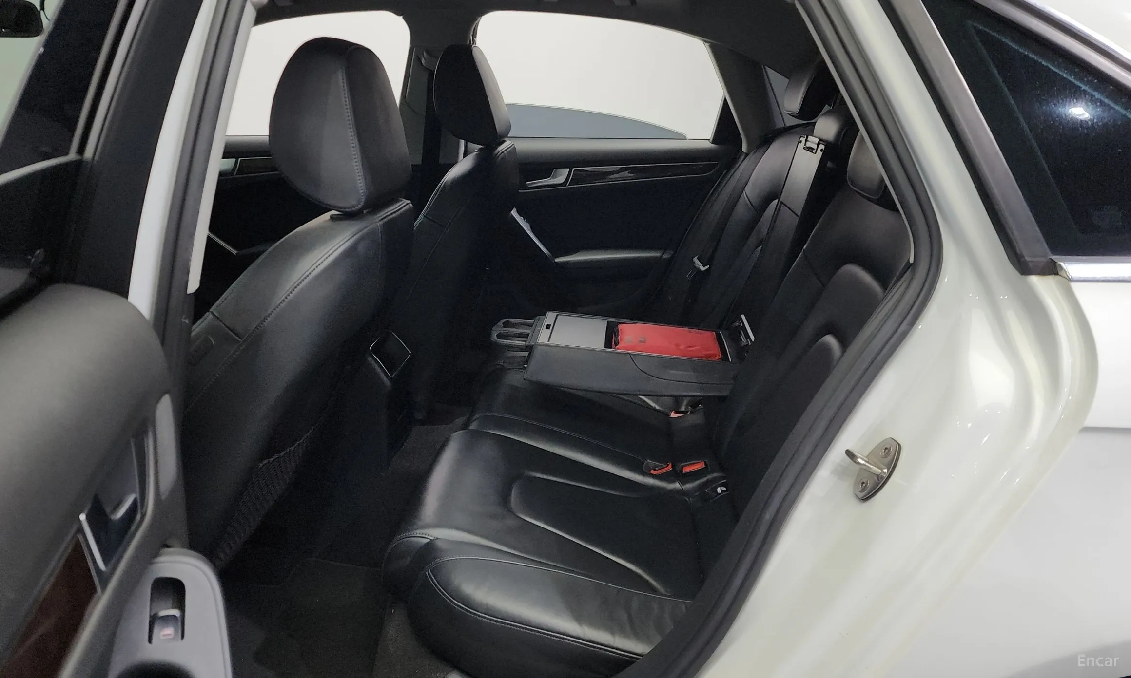 Audi New A4 превью 11