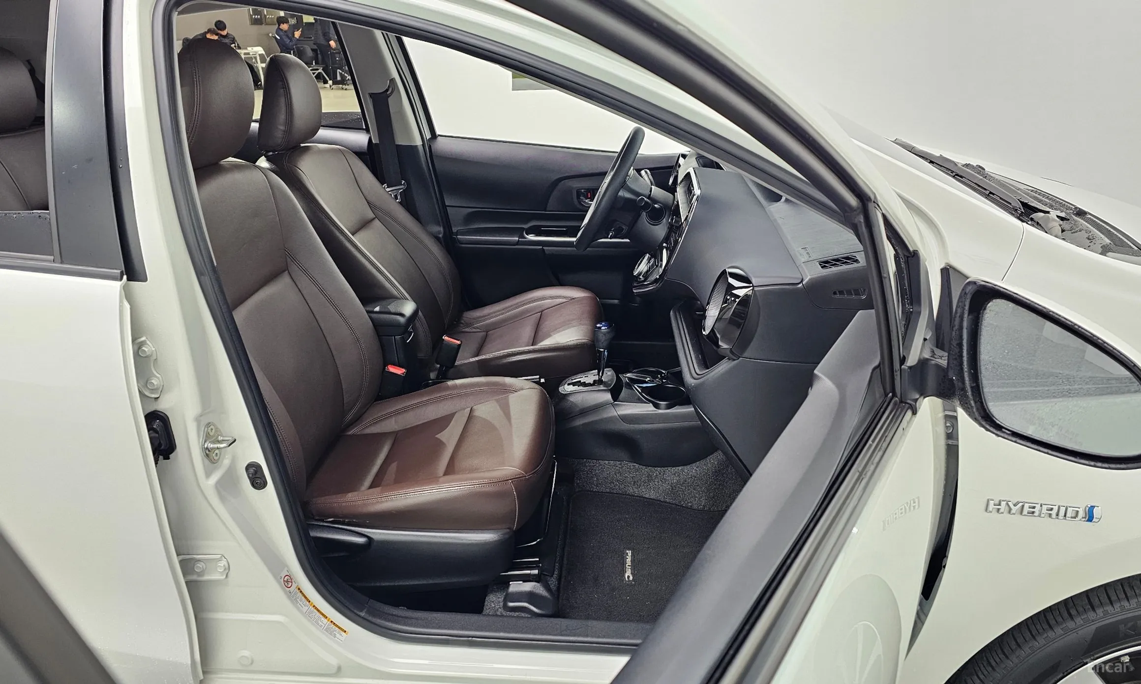 Toyota Prius C превью 10
