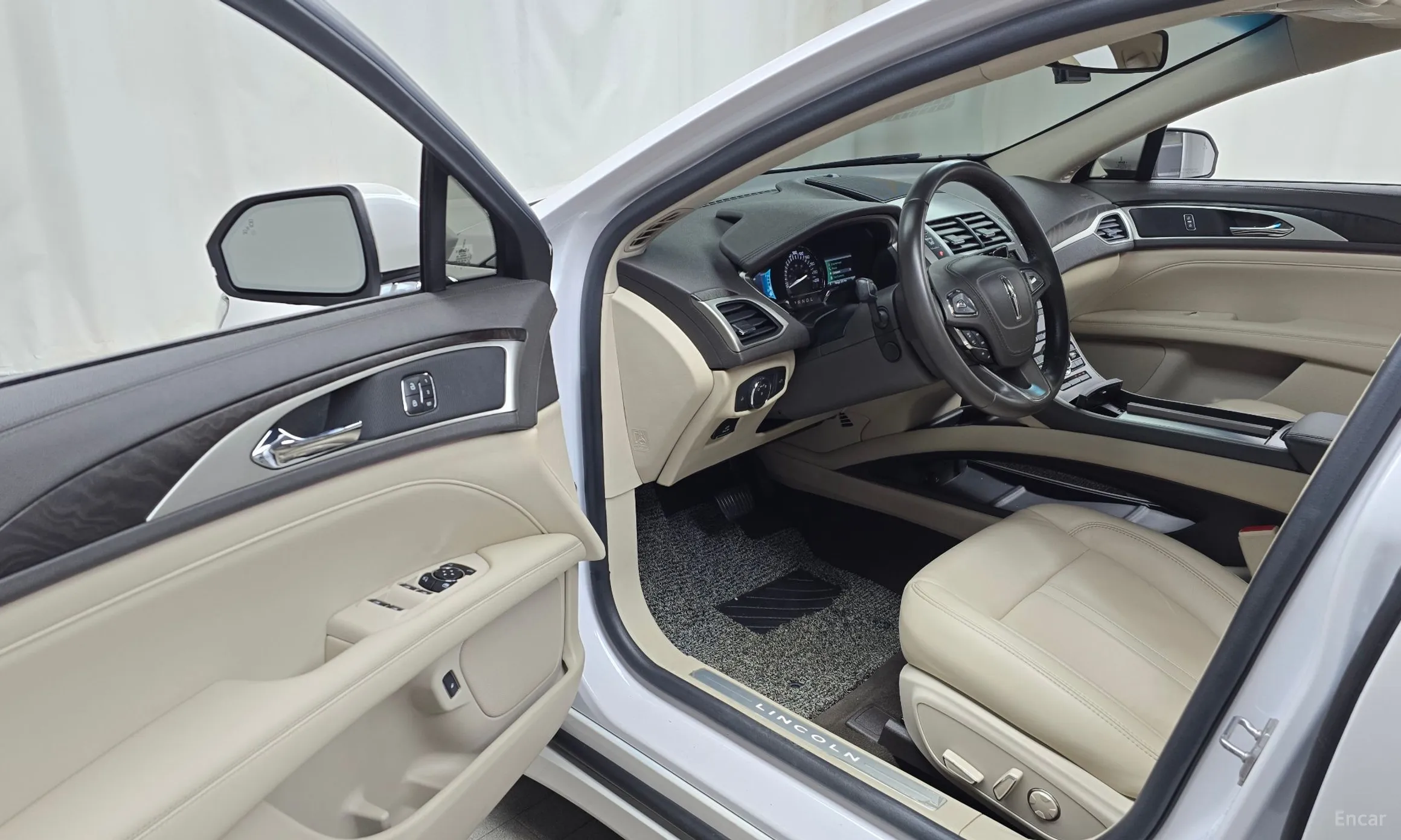 Lincoln New MKZ превью 10
