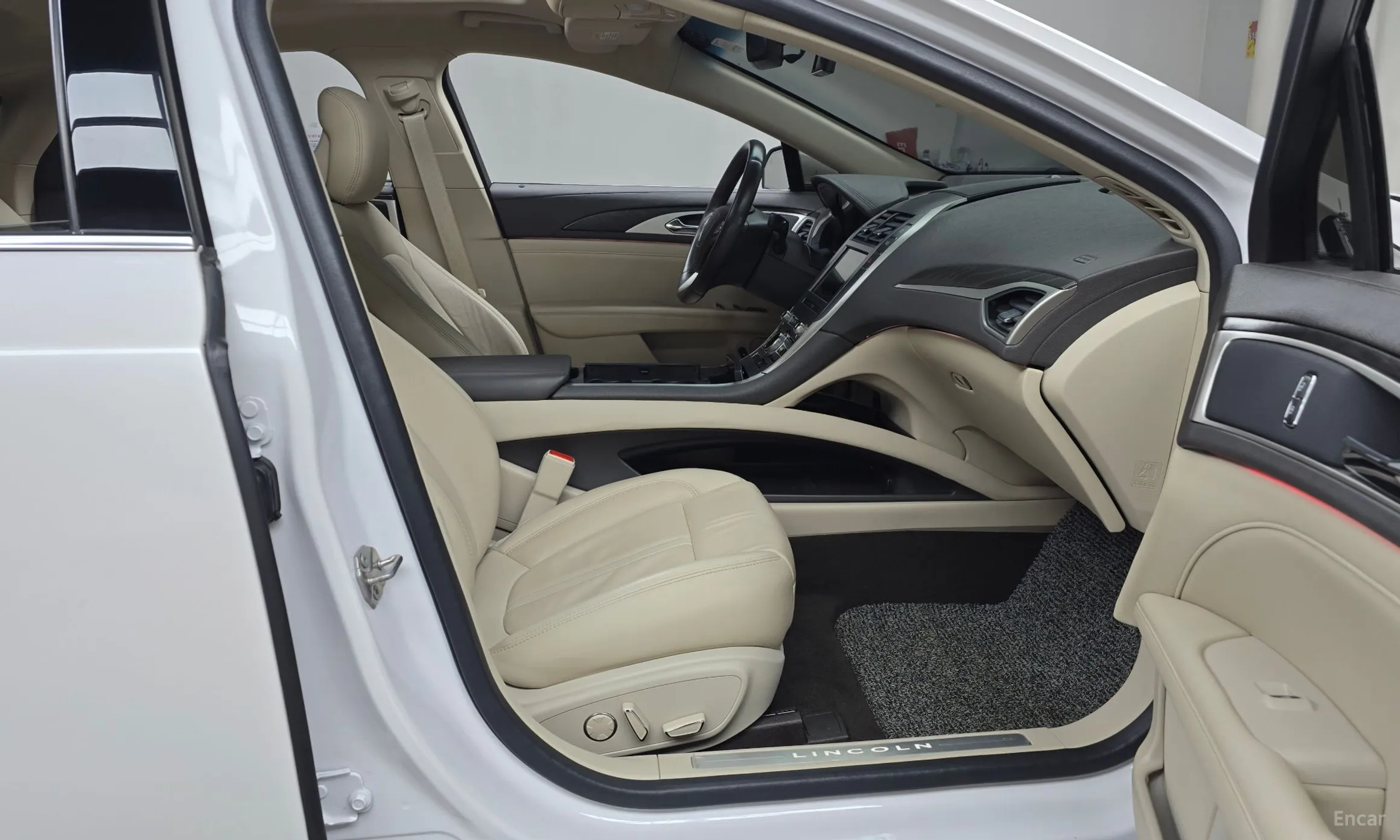 Lincoln New MKZ превью 11