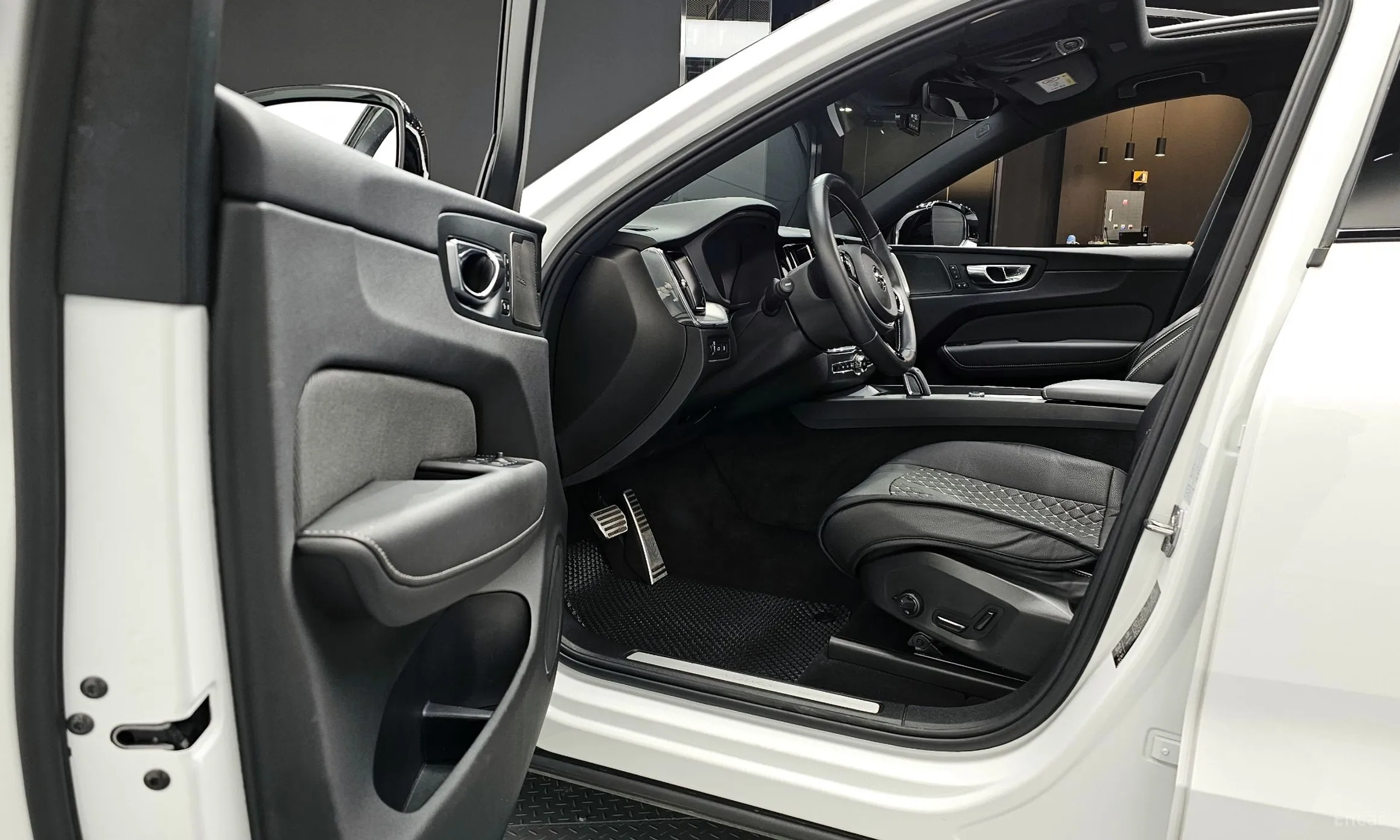 Volvo XC60 Gen 2 превью 11