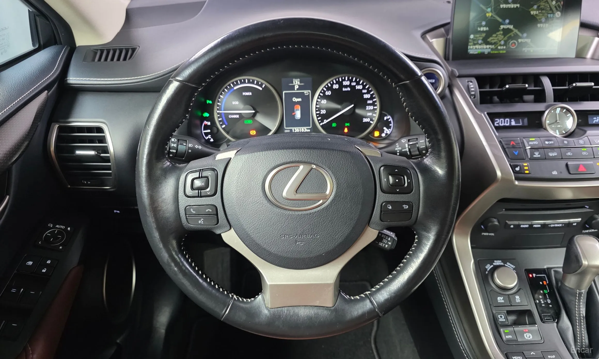 Lexus NX300h превью 14