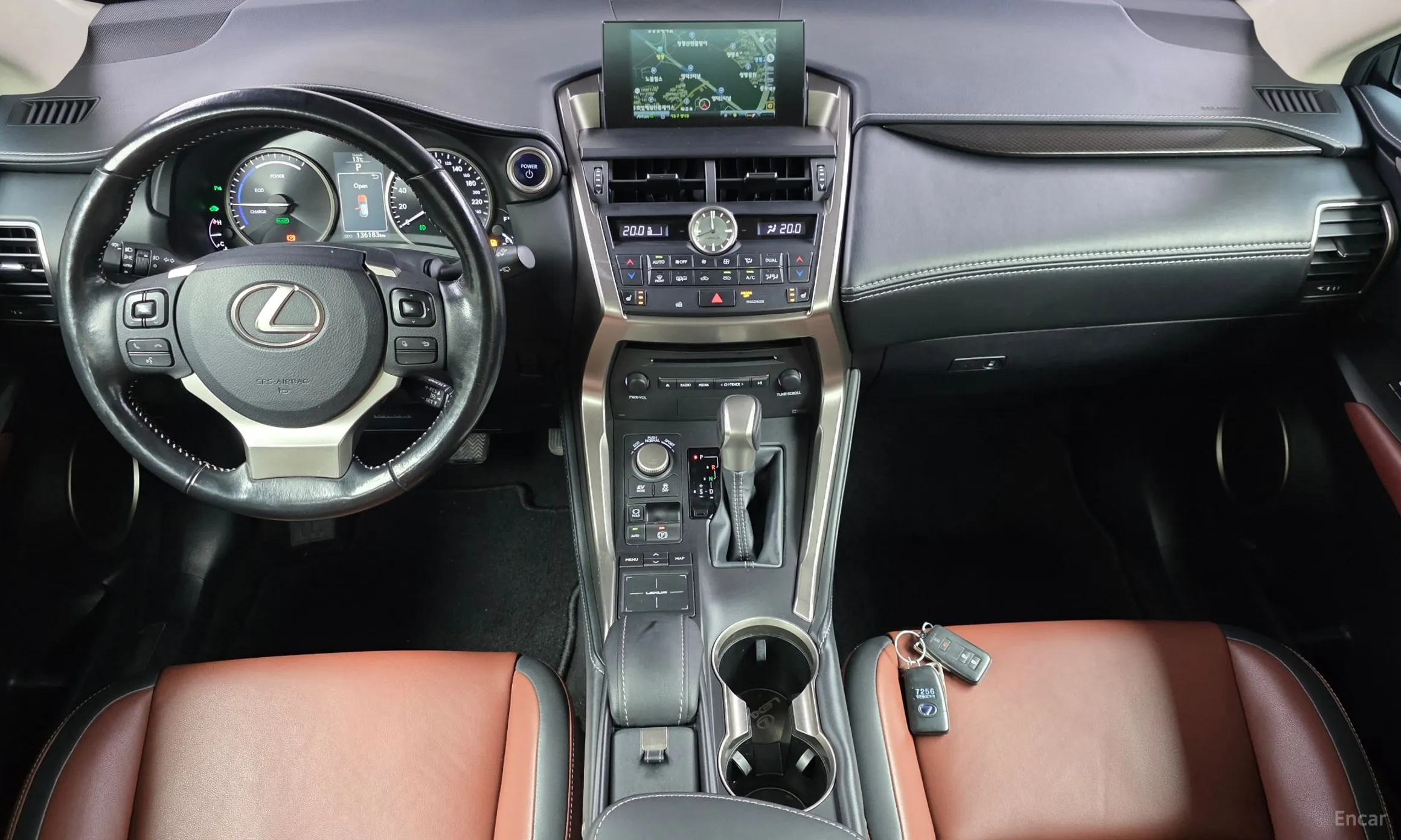 Lexus NX300h превью 7