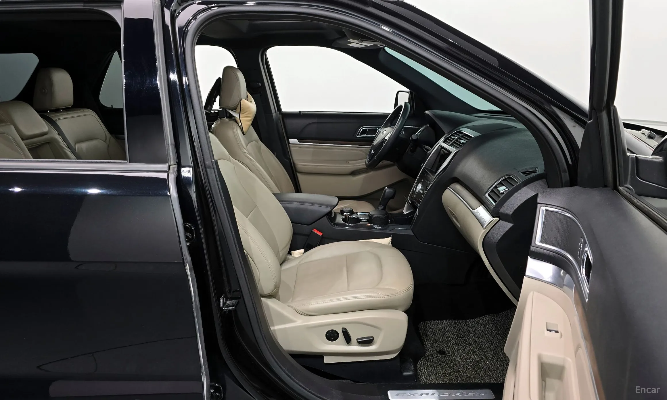 Ford Explorer превью 11