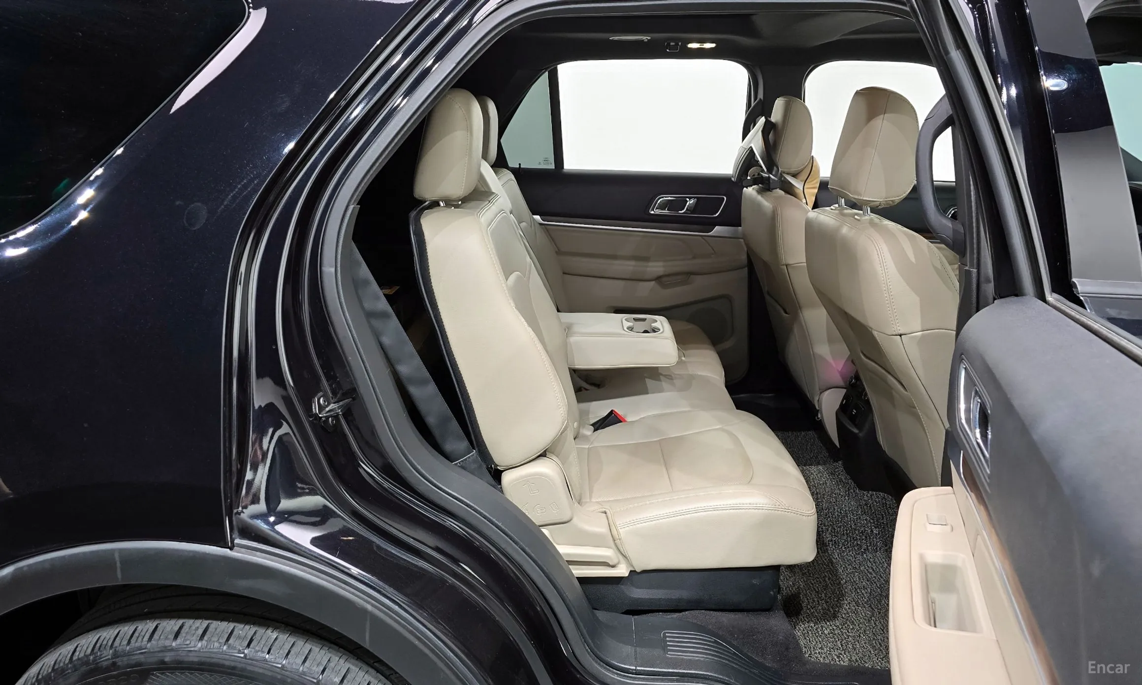 Ford Explorer превью 12