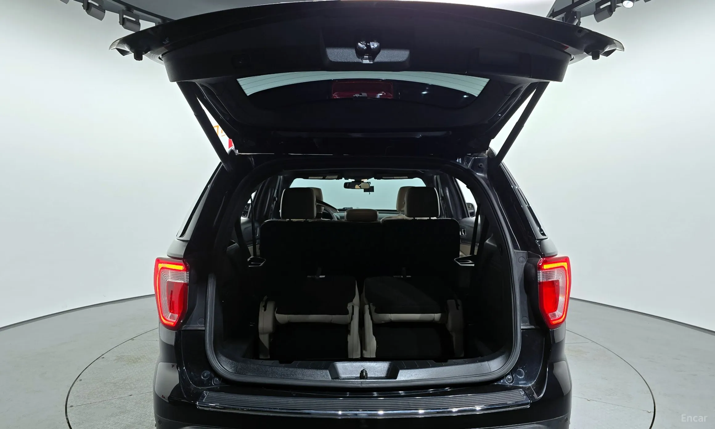 Ford Explorer превью 20