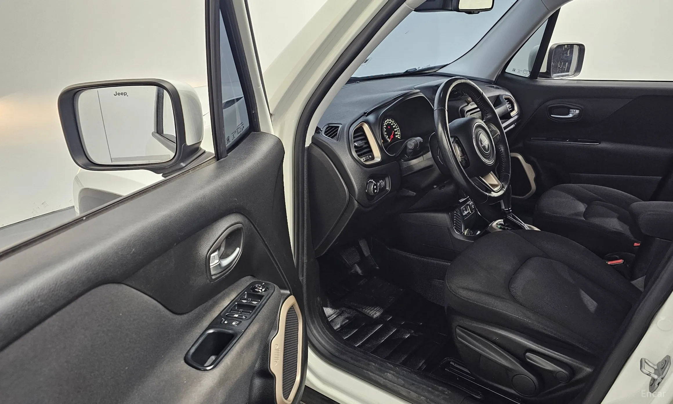 Jeep Renegade превью 11