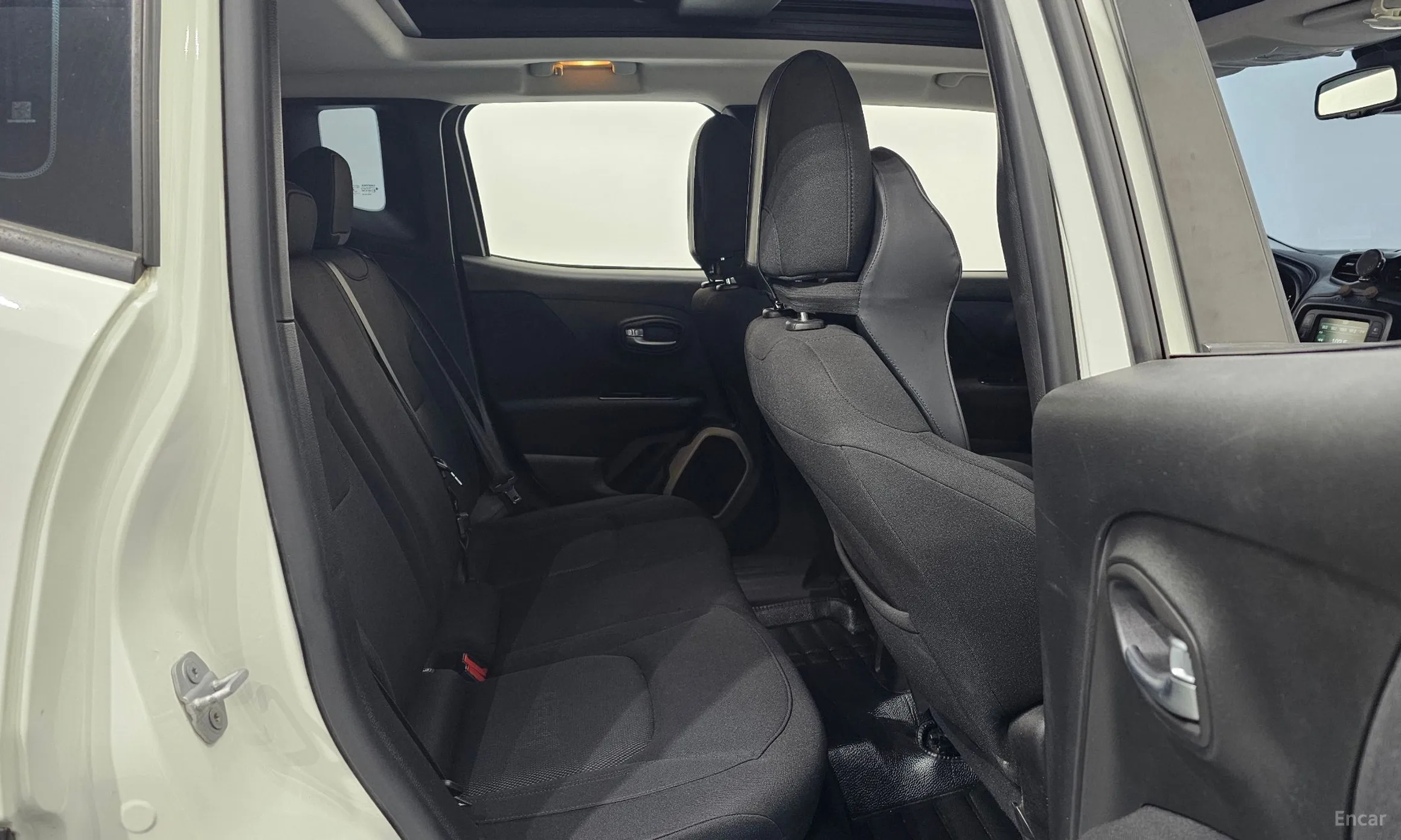 Jeep Renegade превью 12